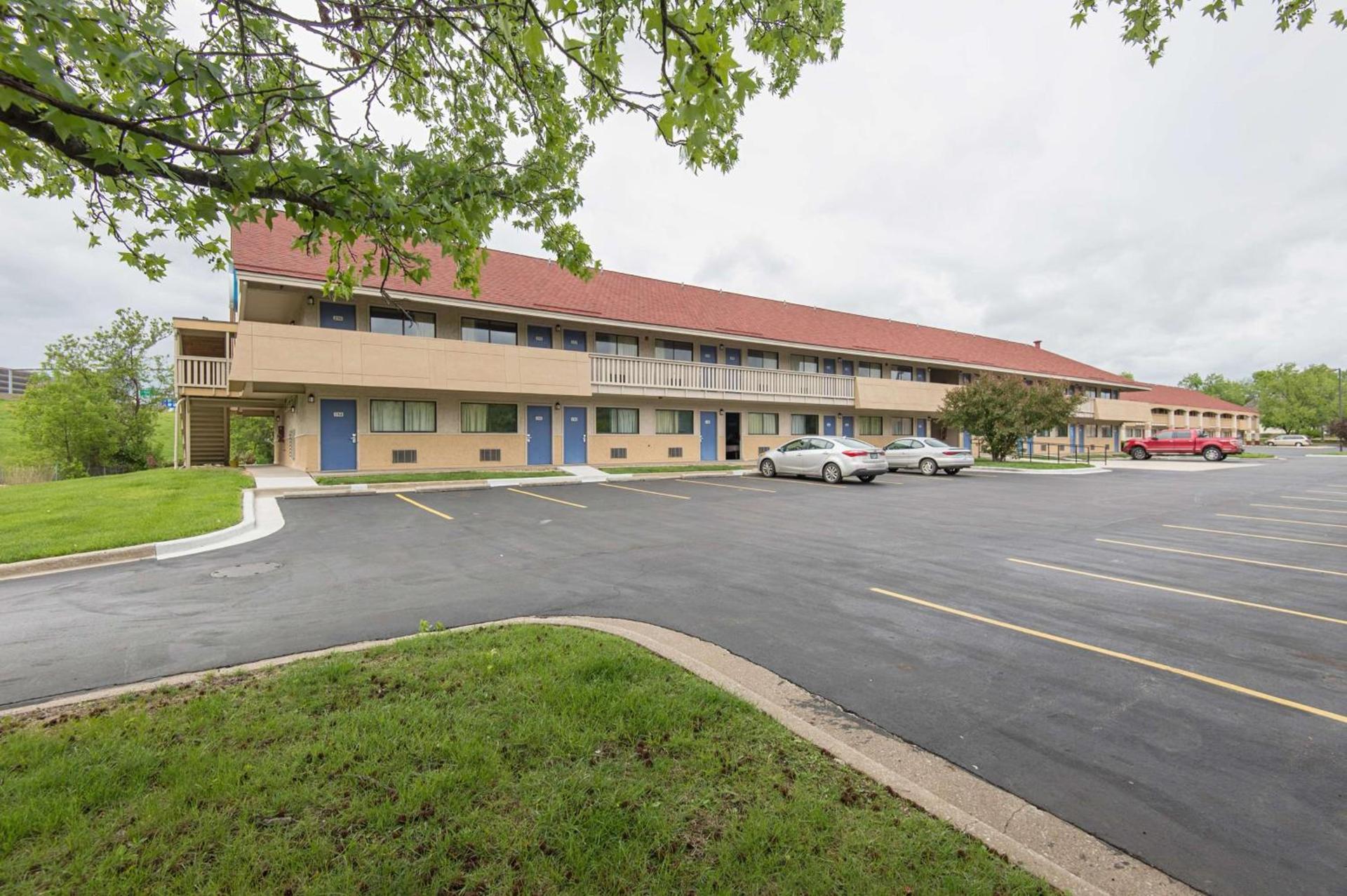 Motel 6-Overland Park, KS photo 3