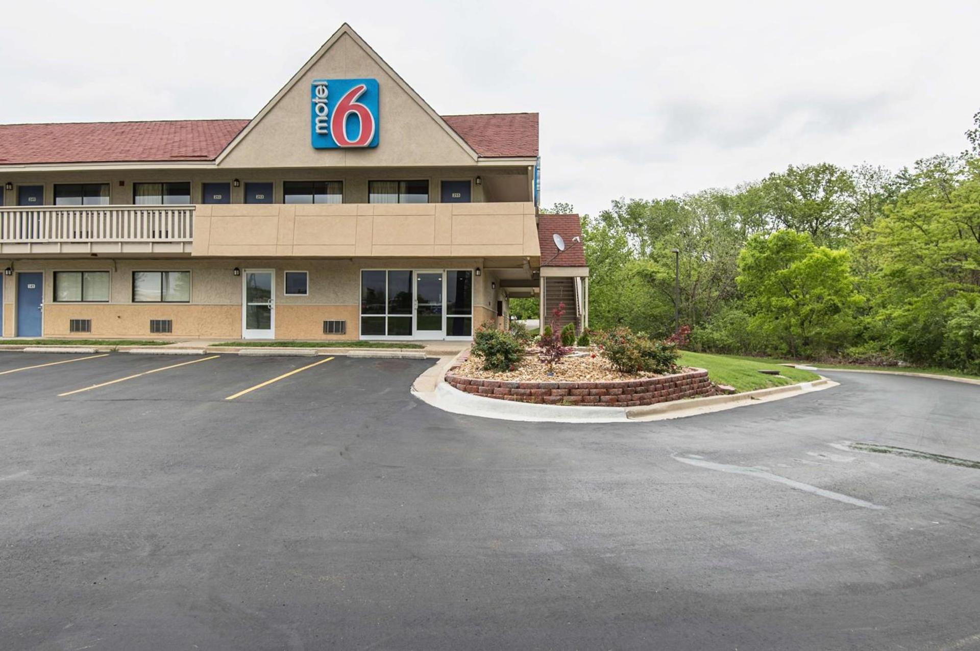 Motel 6-Overland Park, KS photo 4