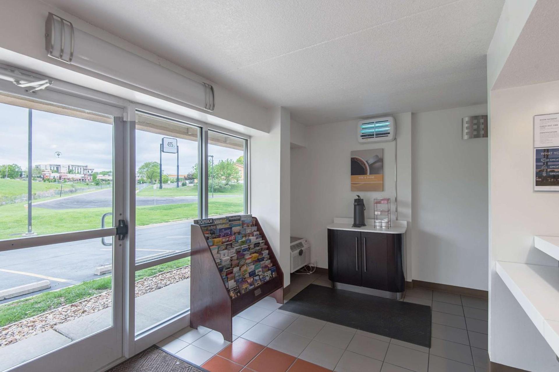 Motel 6-Overland Park, KS photo 13
