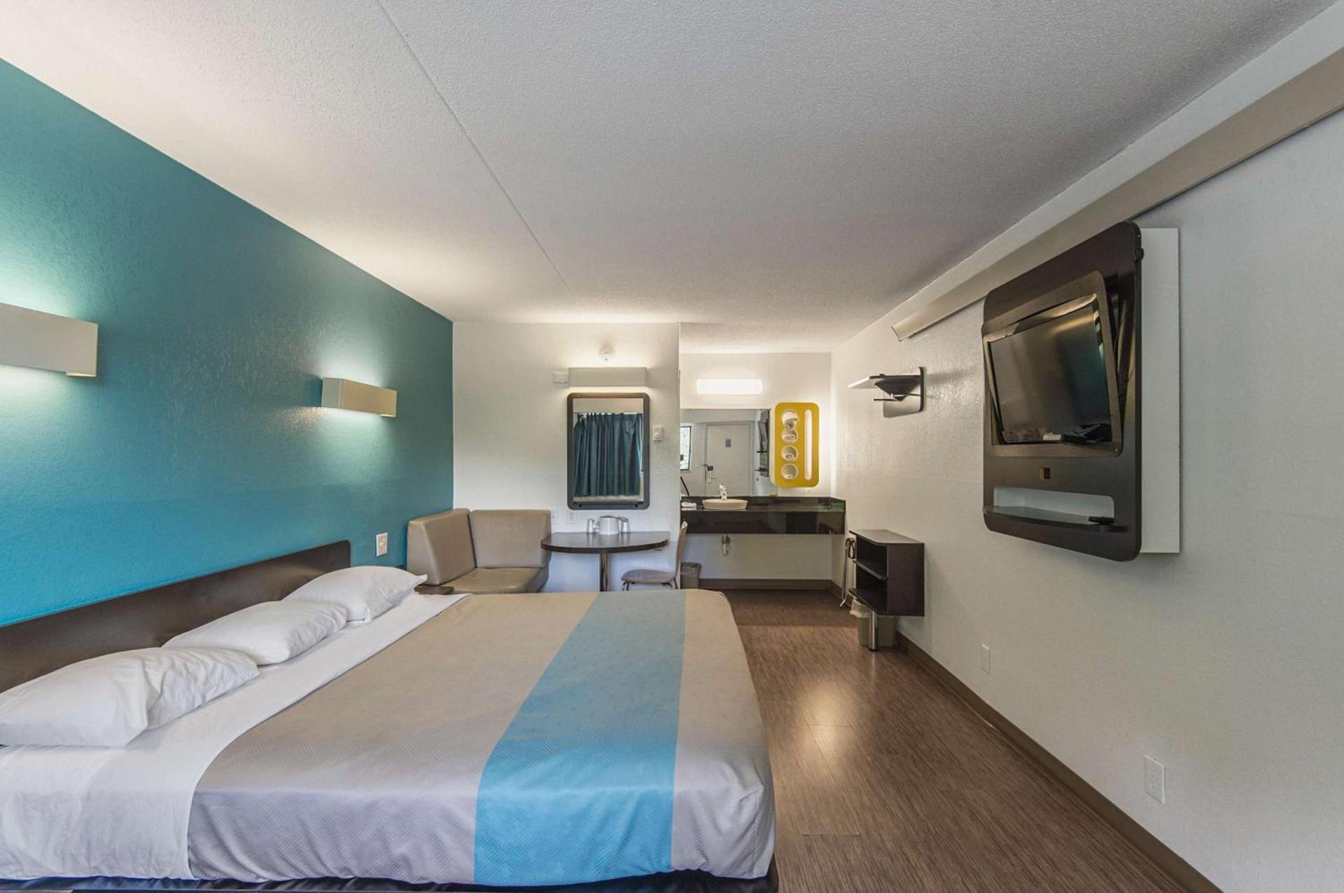 Motel 6-Overland Park, KS photo 18