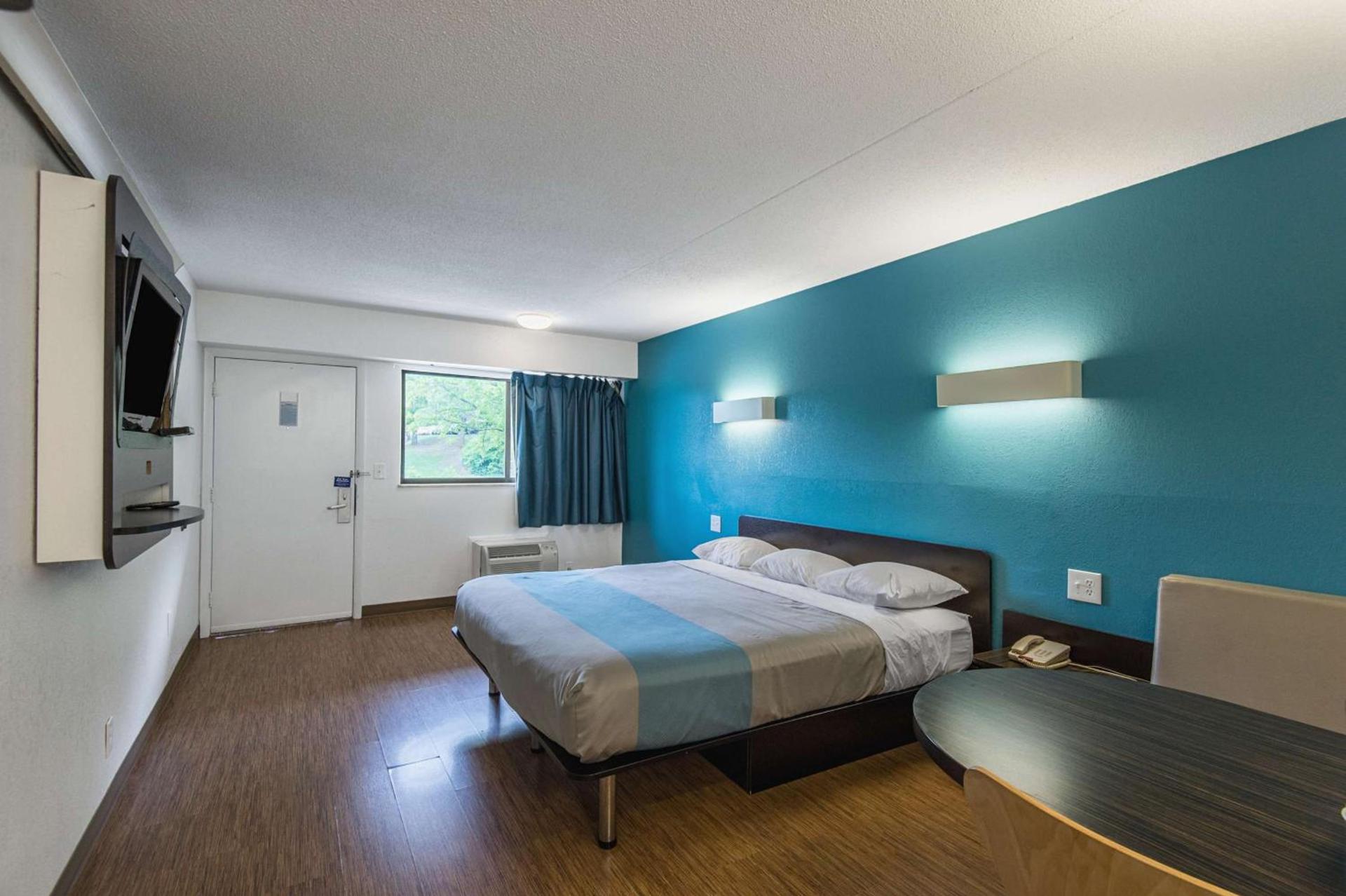 Motel 6-Overland Park, KS photo 20