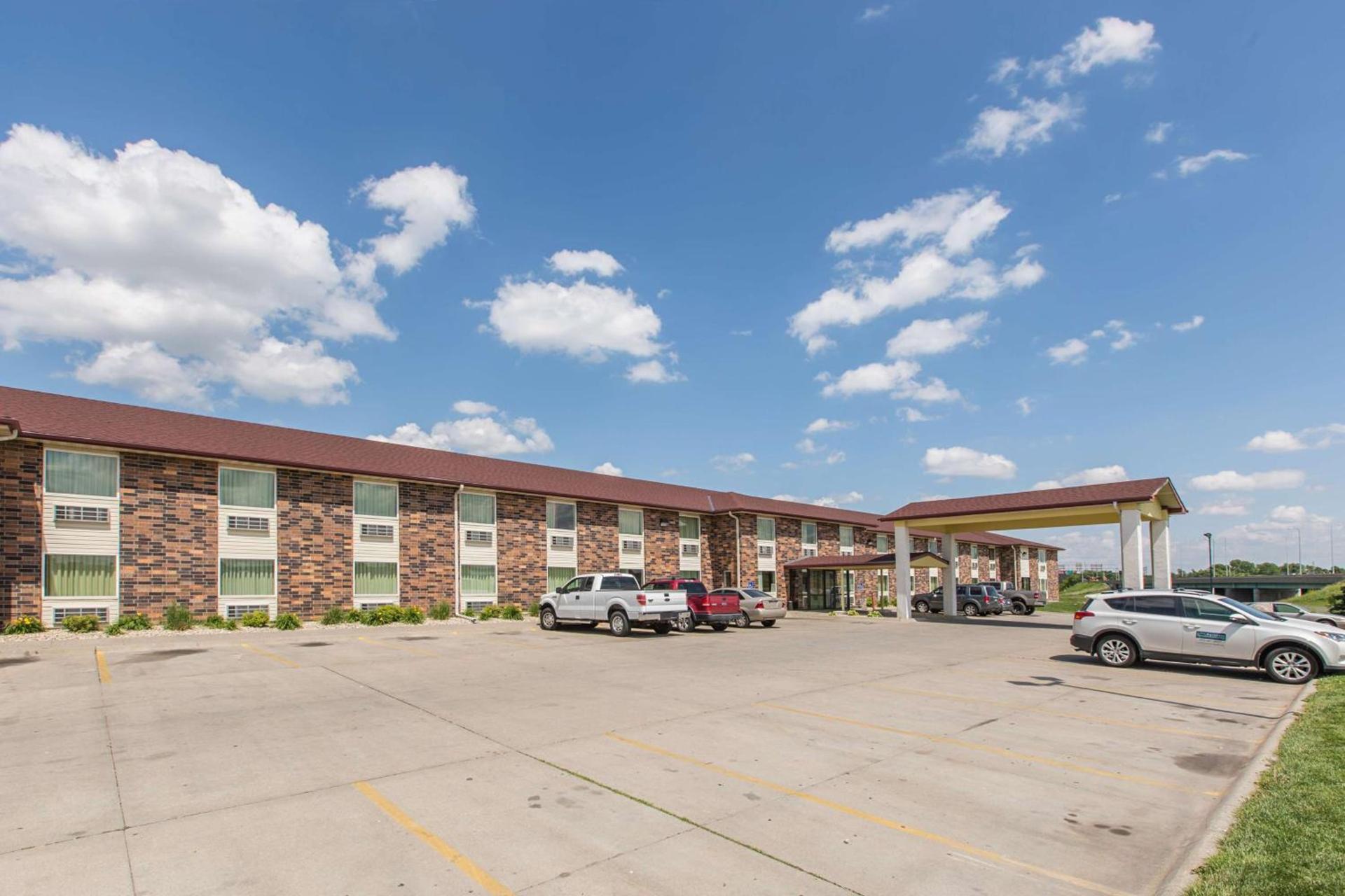 Motel 6 Omaha - Central photo 3