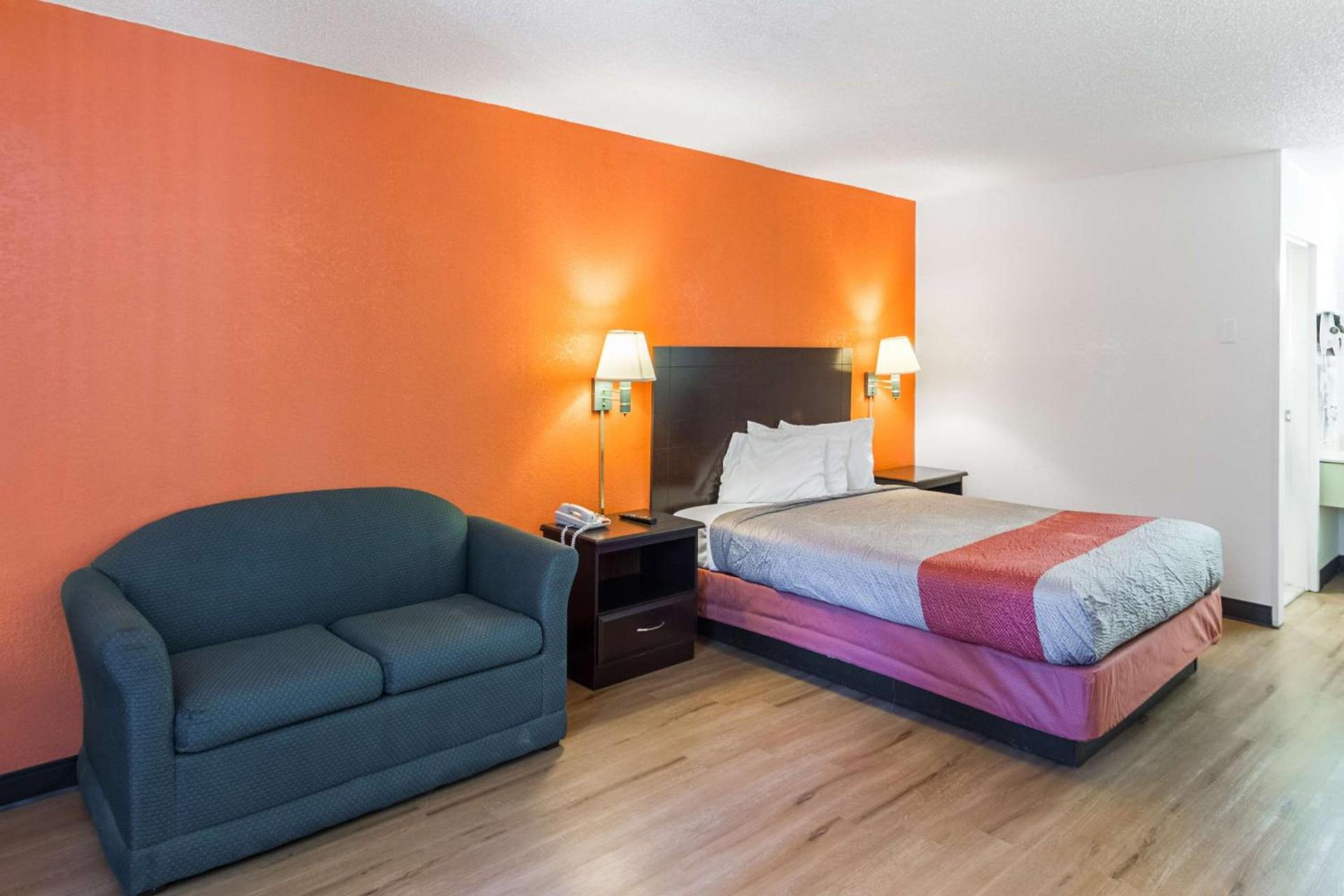 Motel 6-Groton, CT - Casinos nearby photo 8