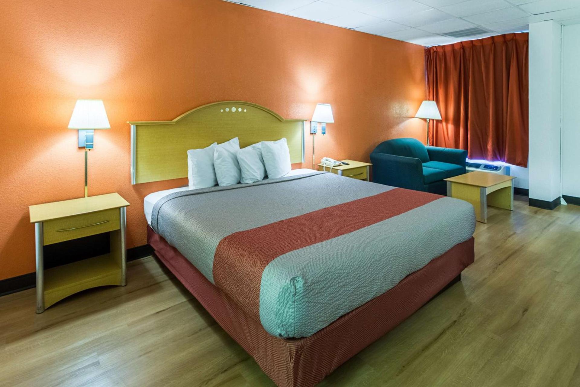 Motel 6-Groton, CT - Casinos nearby photo 5