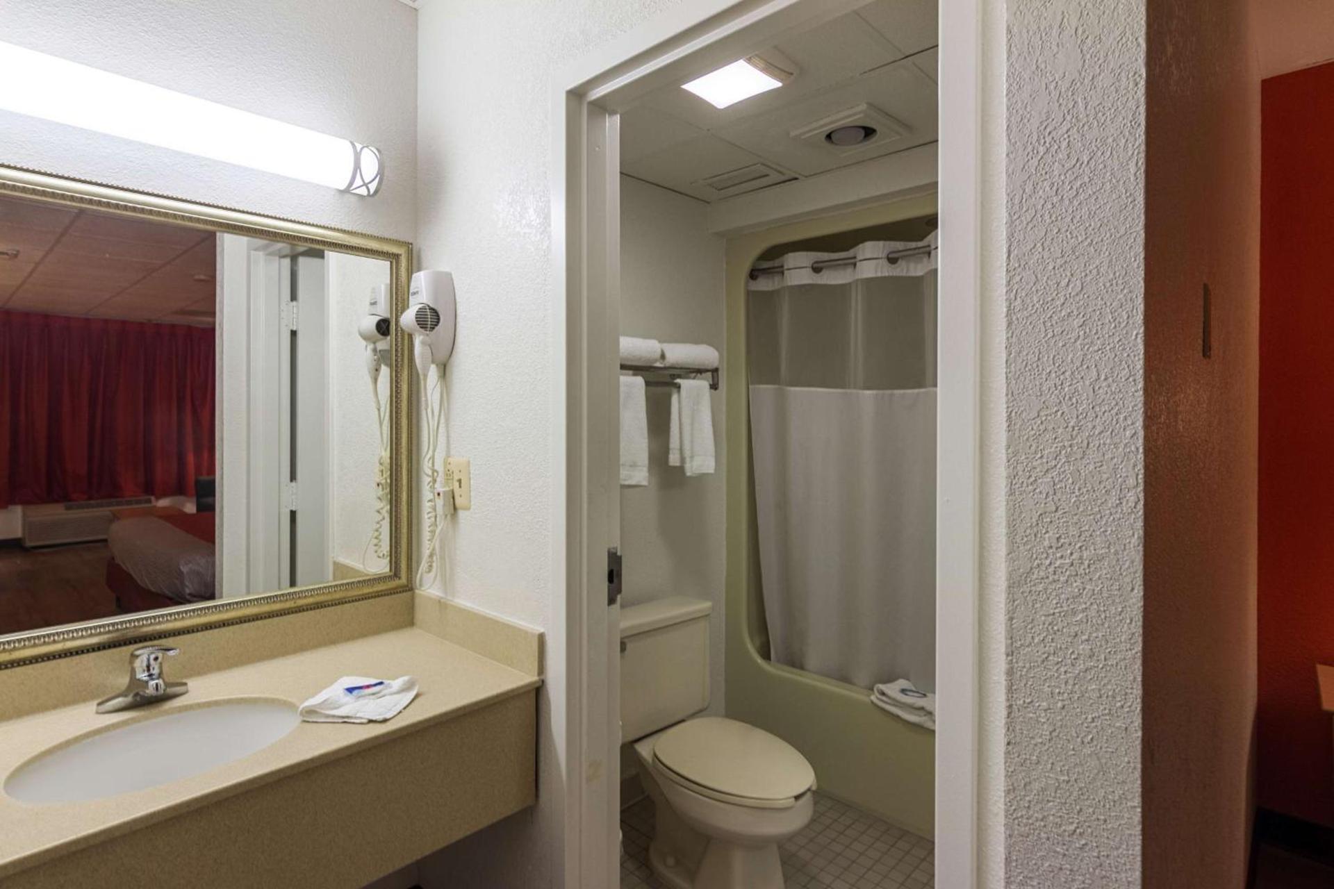 Motel 6-Groton, CT - Casinos nearby photo 20