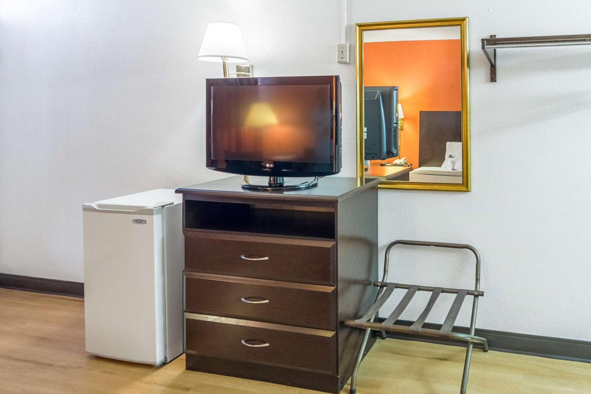 Motel 6-Groton, CT - Casinos nearby photo 17