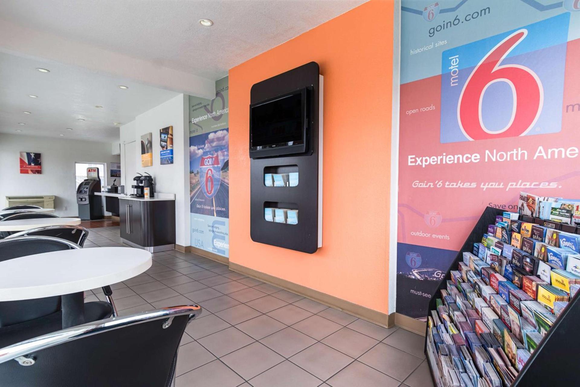 Motel 6-Long Beach, CA - International City photo 25