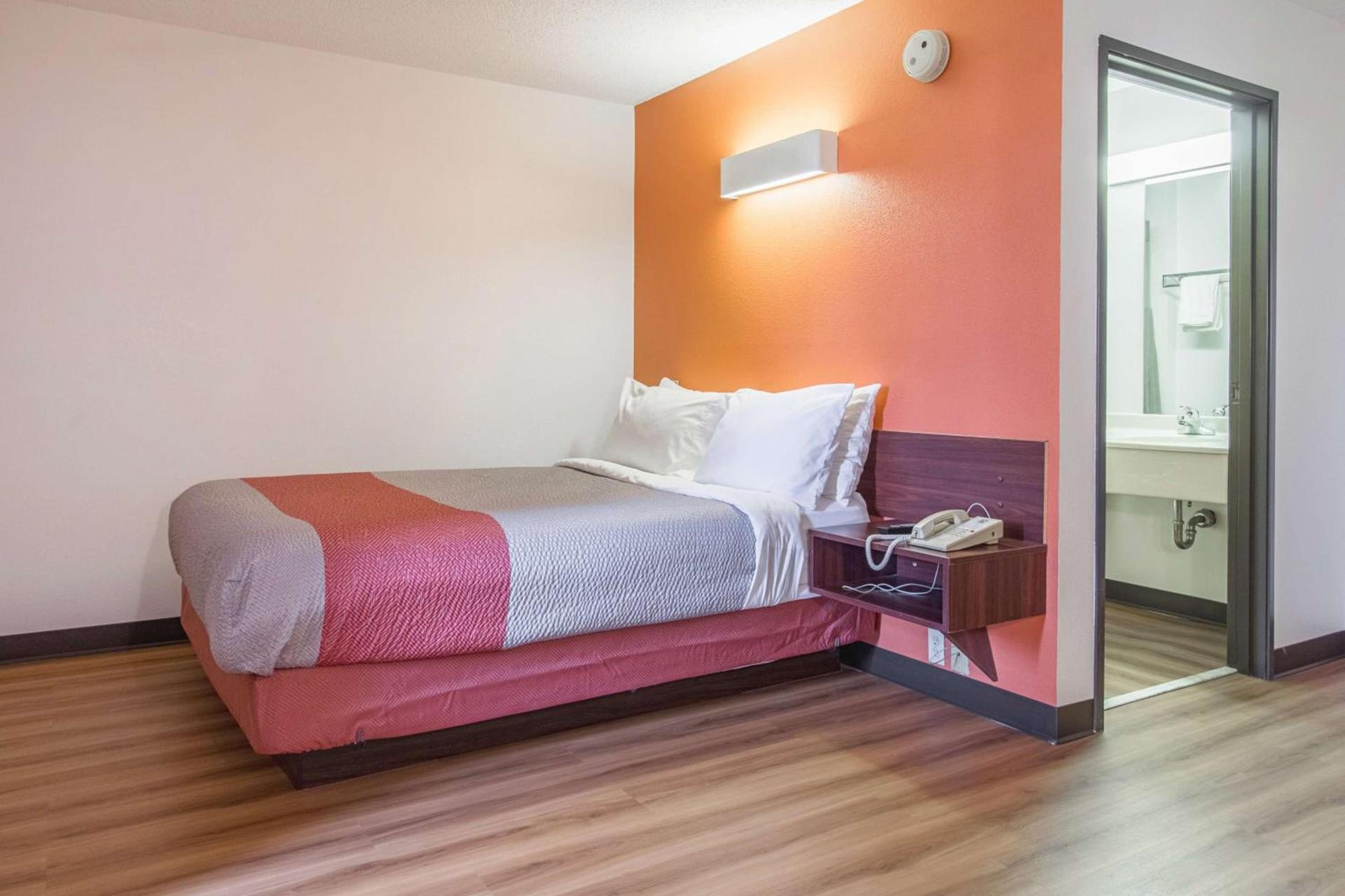 Motel 6-Streetsboro, OH photo 11