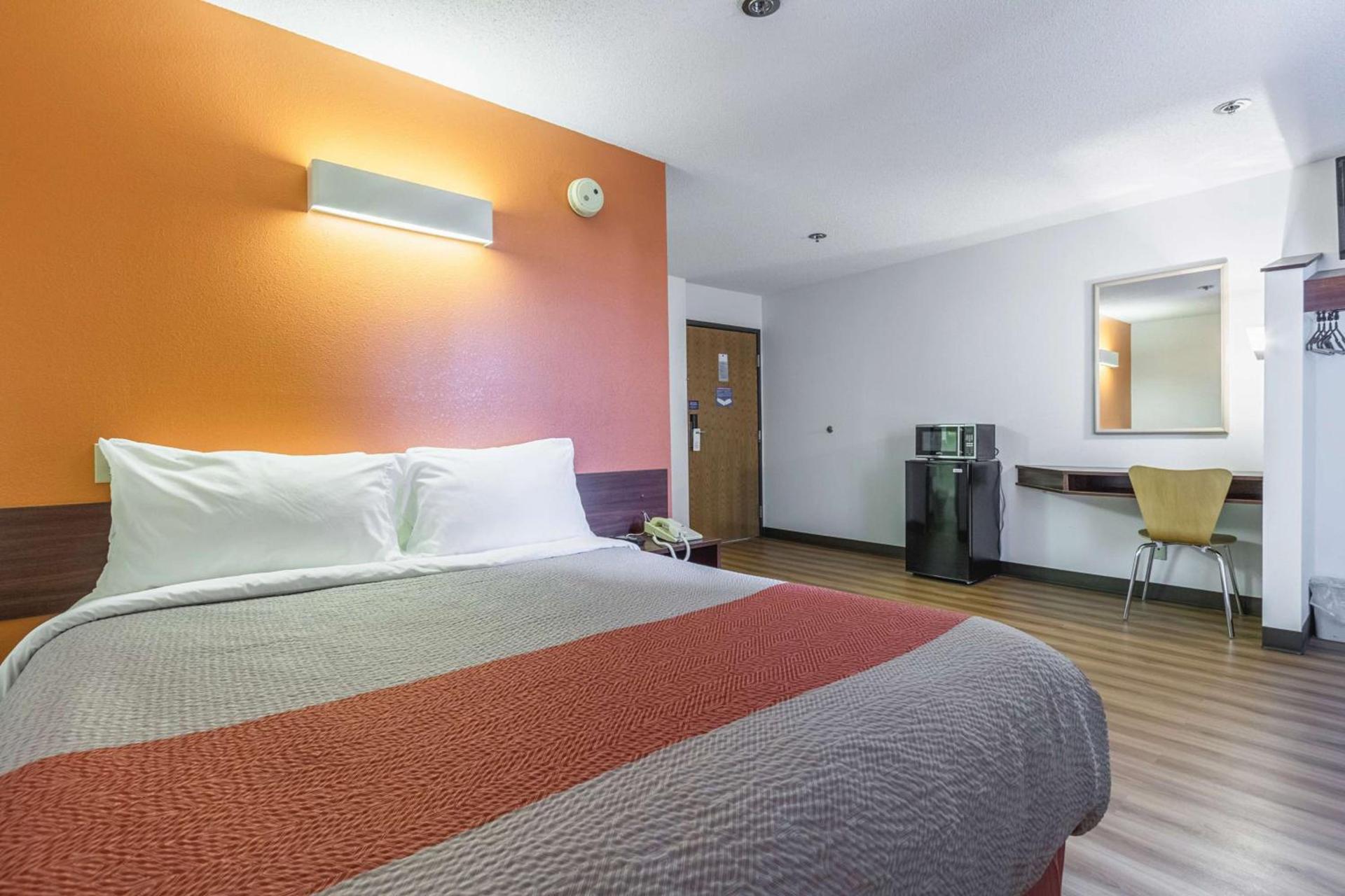 Motel 6-Streetsboro, OH photo 12