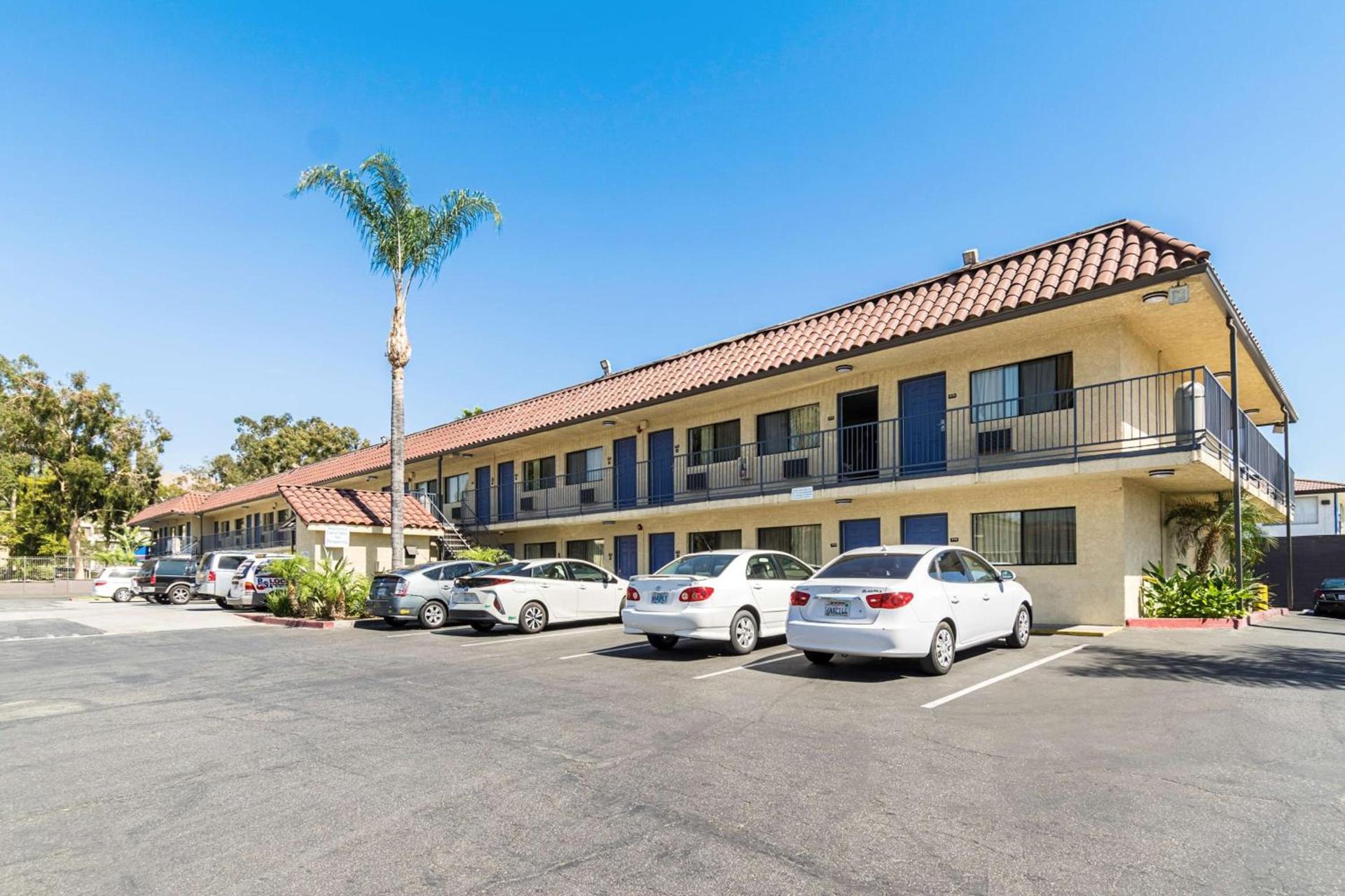 Motel 6 Riverside, CA - UCR East photo 1