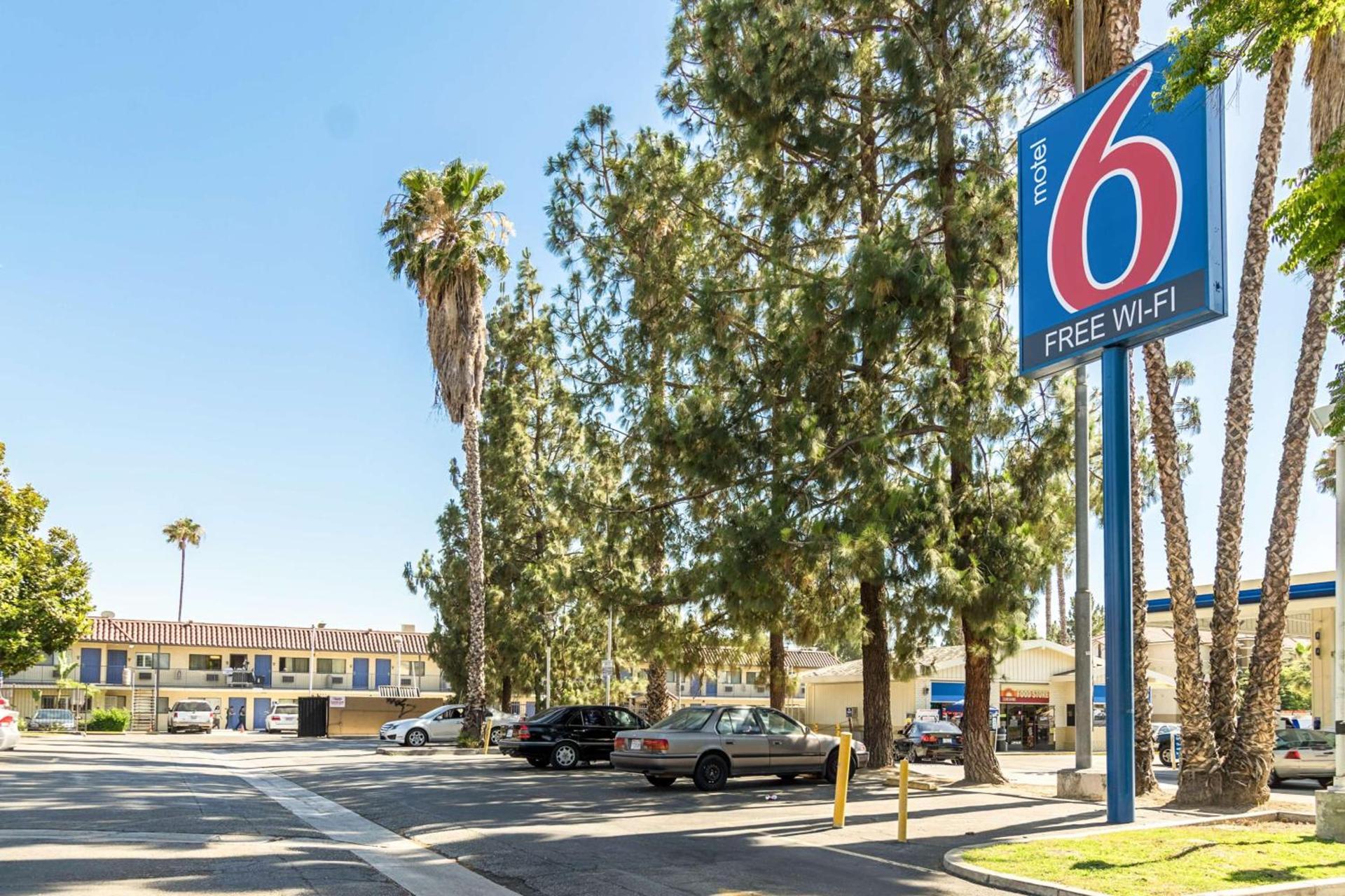 Motel 6 Riverside, CA - UCR East photo 3