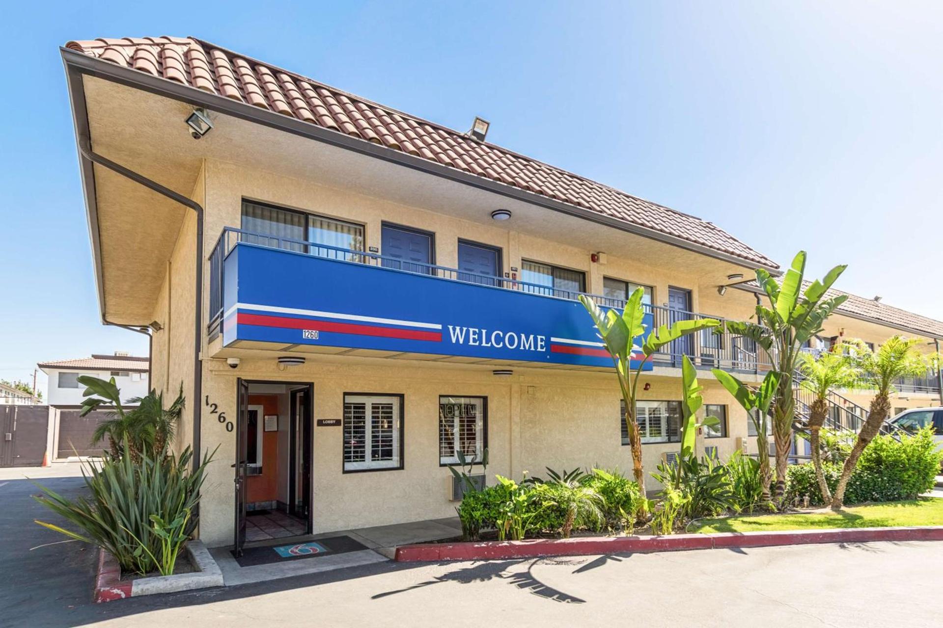Motel 6 Riverside, CA - UCR East photo 4