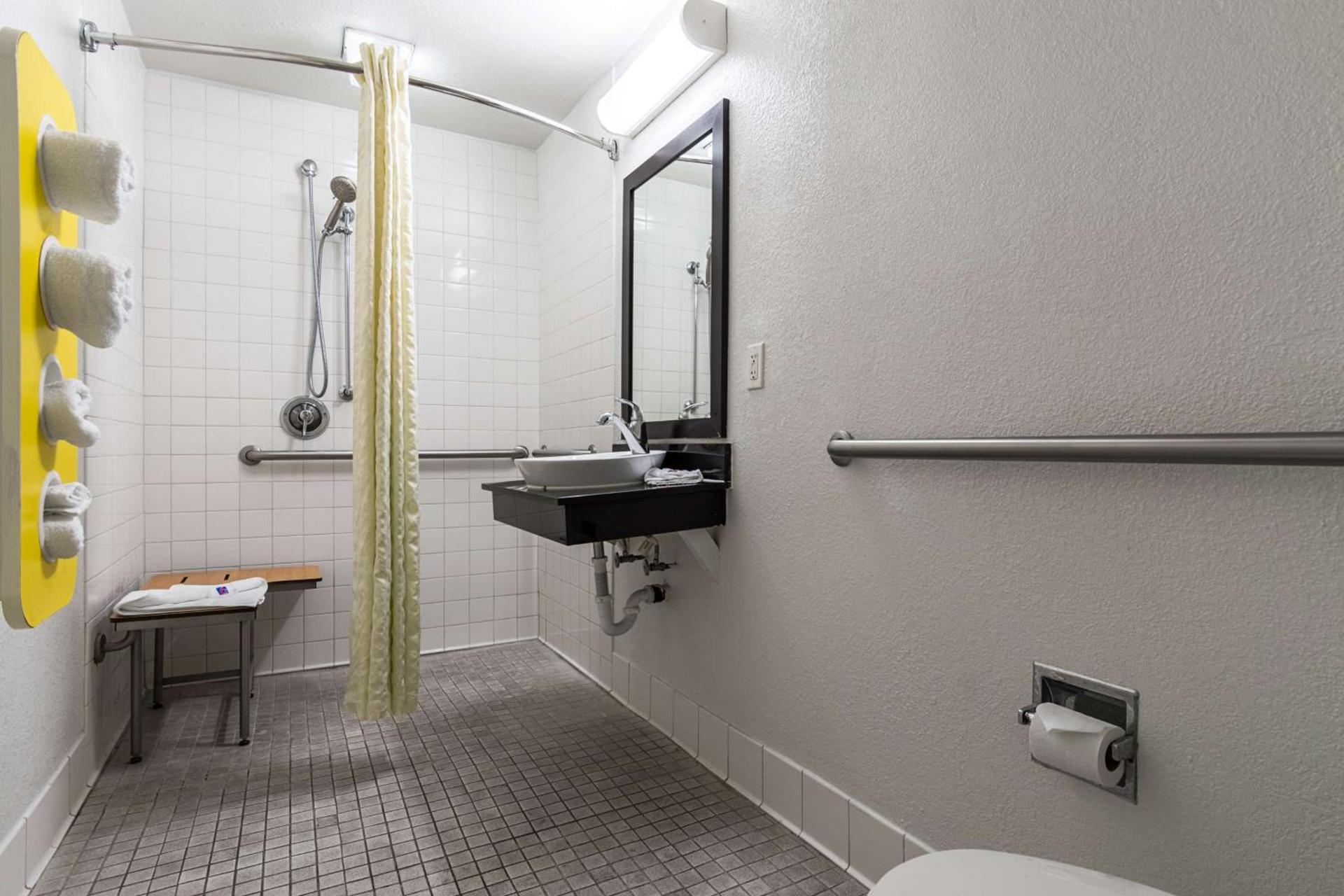 Motel 6 Riverside, CA - UCR East photo 21