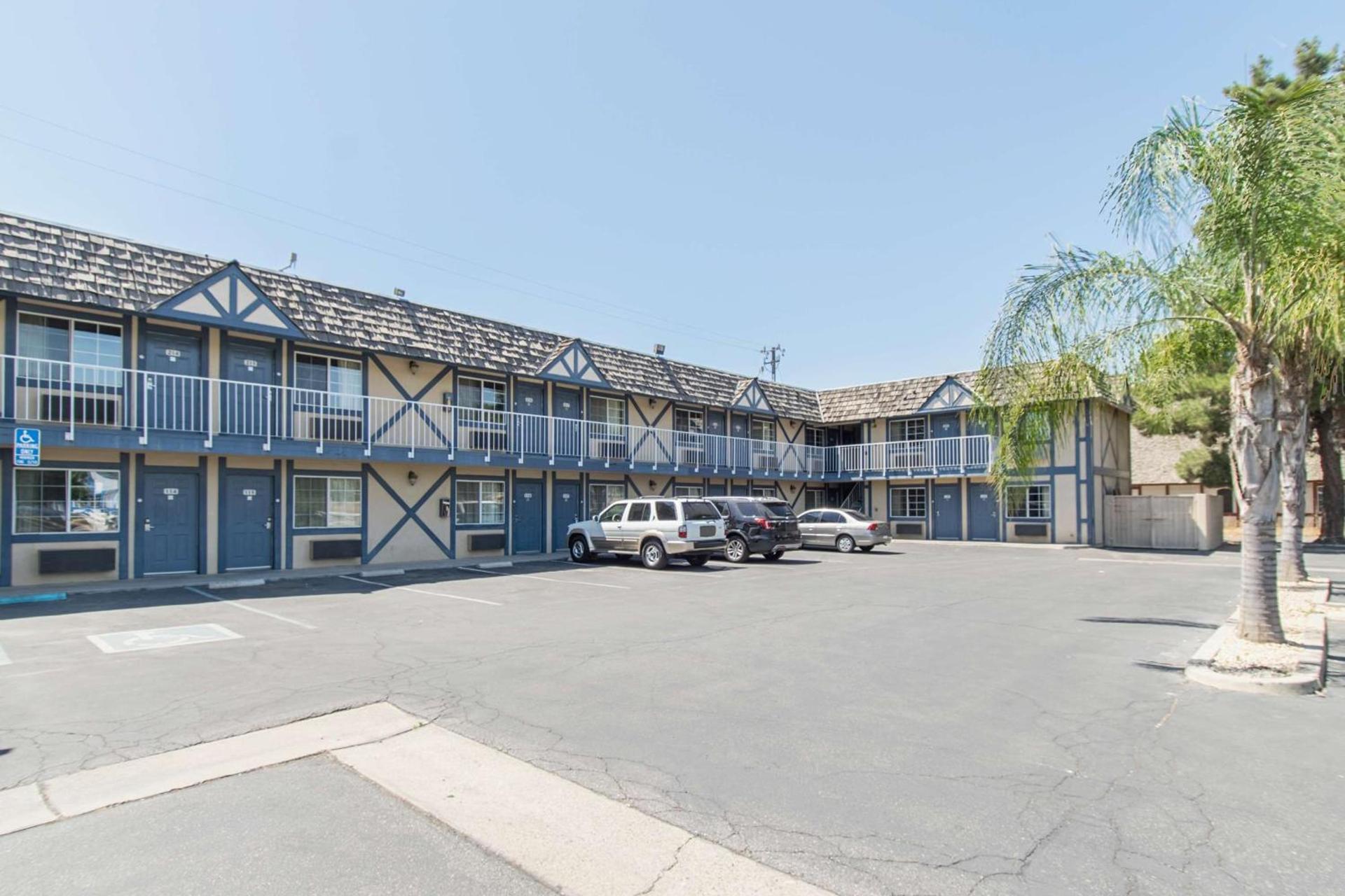 Motel 6-Kingsburg, CA photo 3