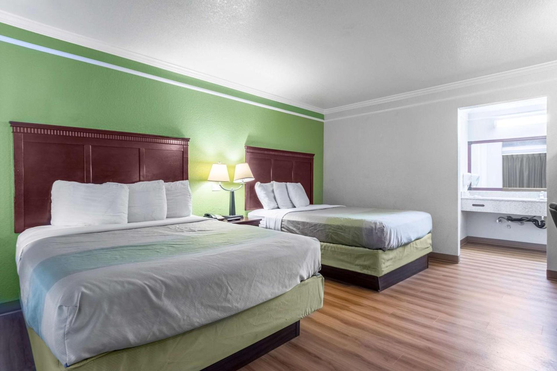 Motel 6-Kingsburg, CA photo 15