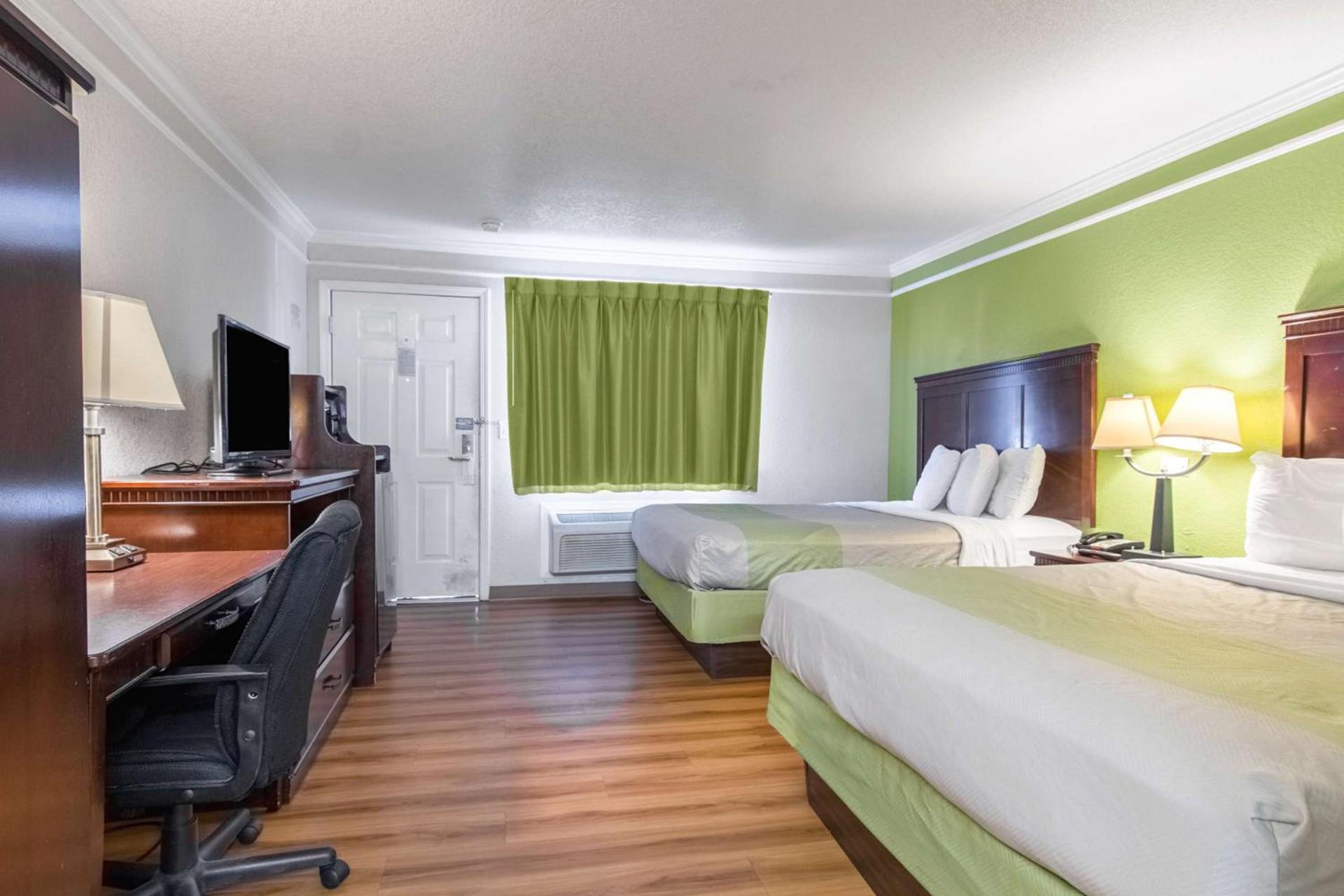 Motel 6-Kingsburg, CA photo 16