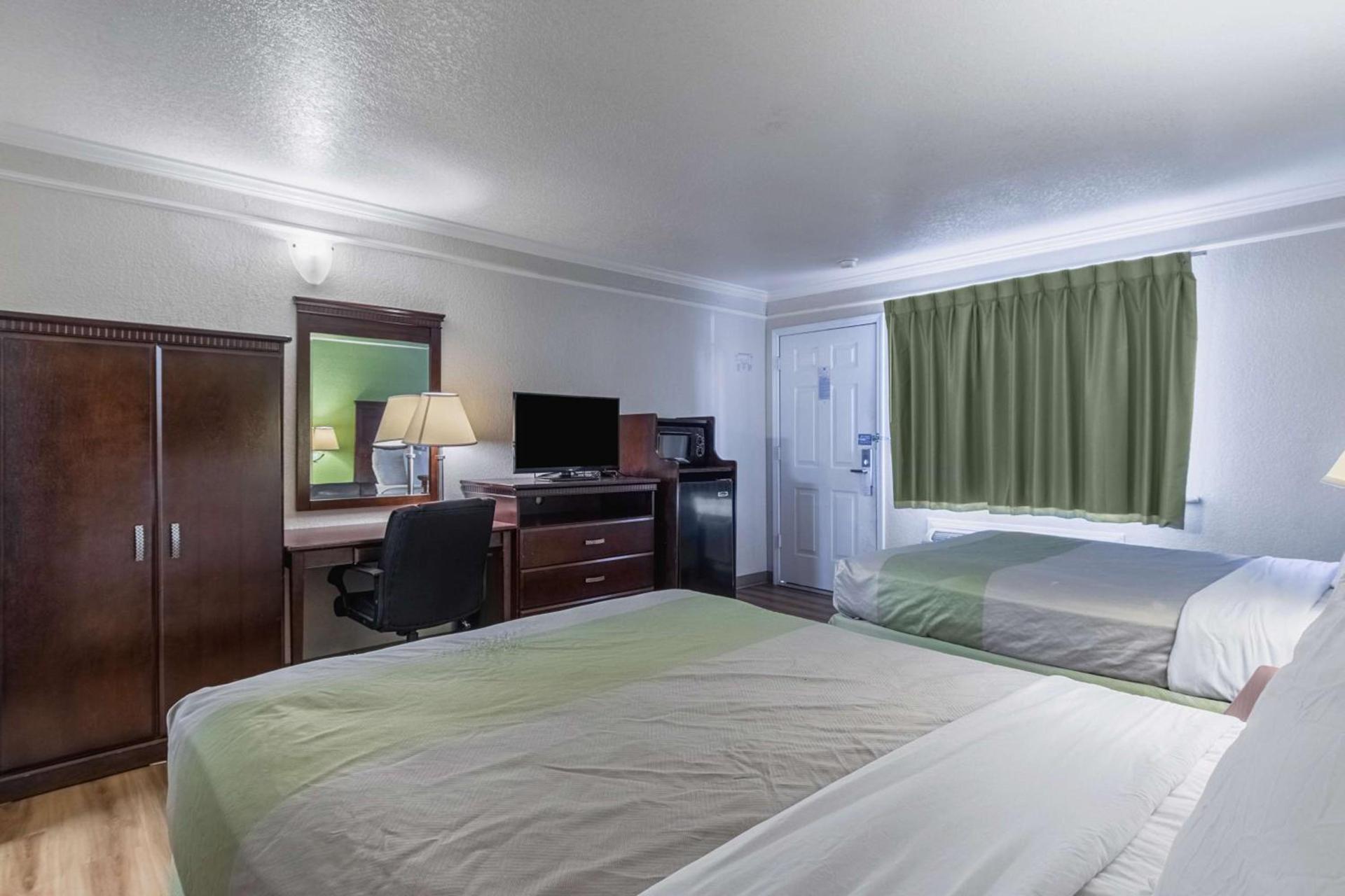 Motel 6-Kingsburg, CA photo 17