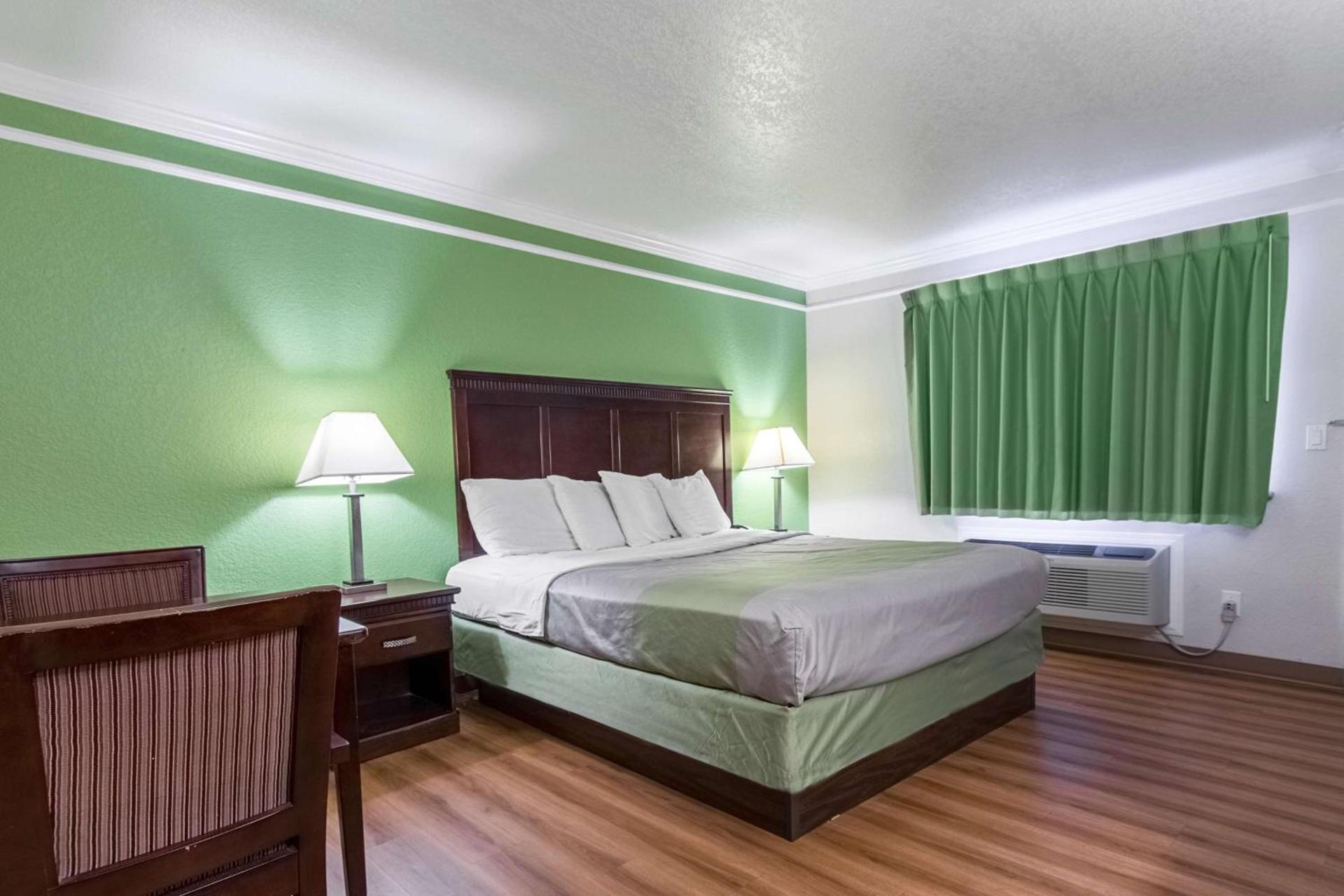 Motel 6-Kingsburg, CA photo 10