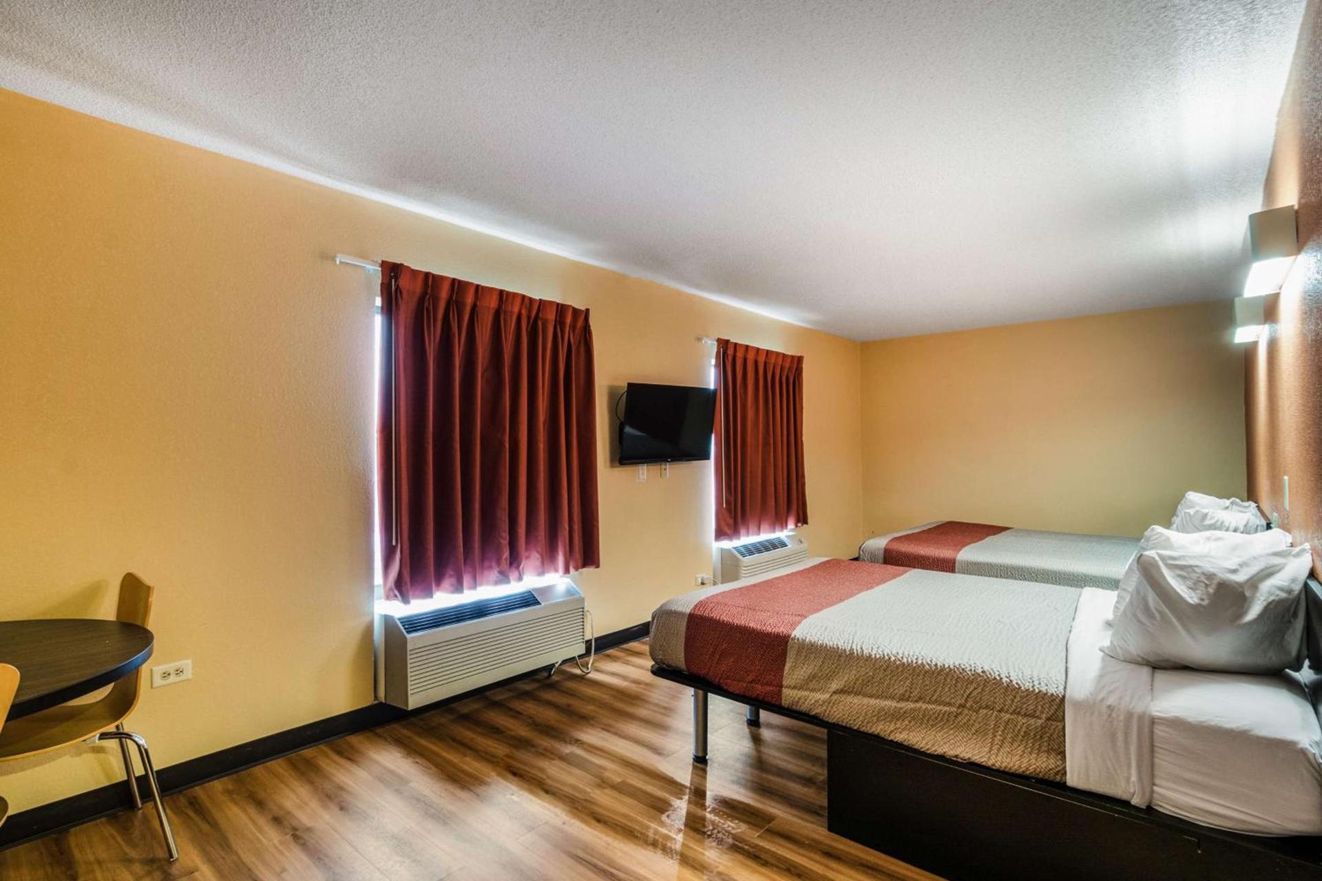 Motel 6-Libertyville, IL photo 14