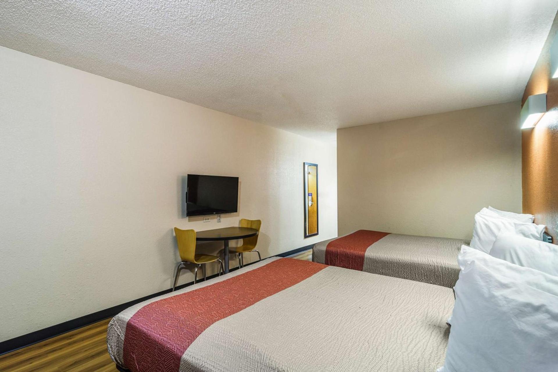 Motel 6-Libertyville, IL photo 16