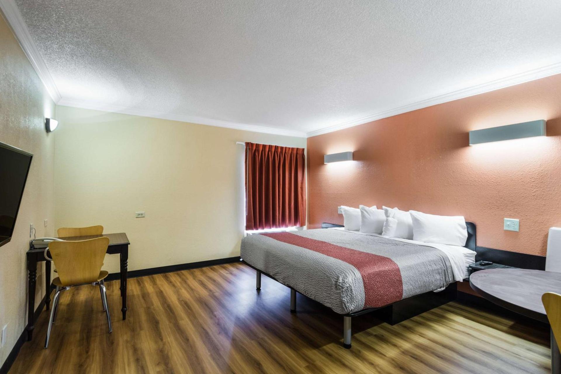 Motel 6-Libertyville, IL photo 2