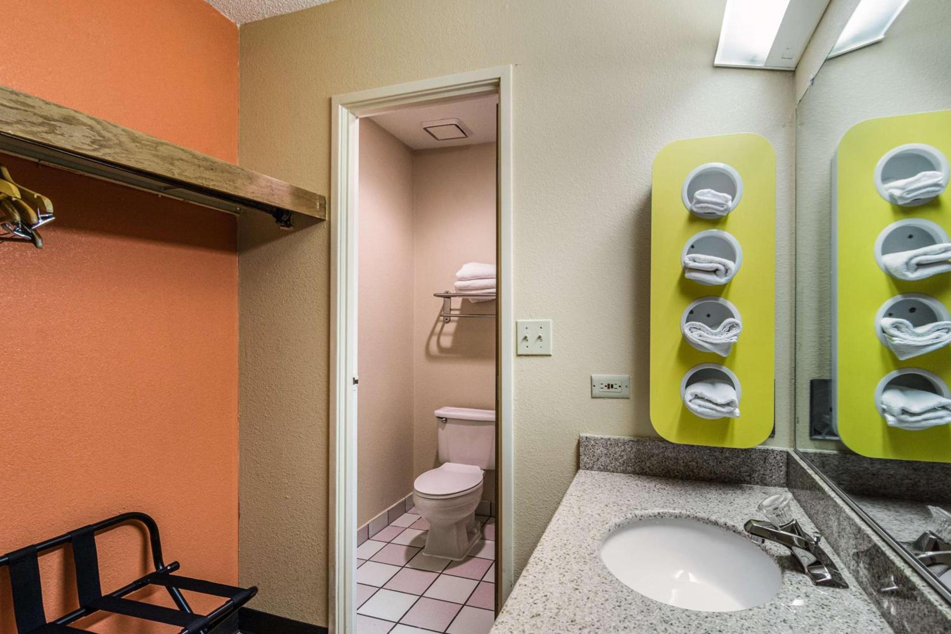 Motel 6-Libertyville, IL photo 22