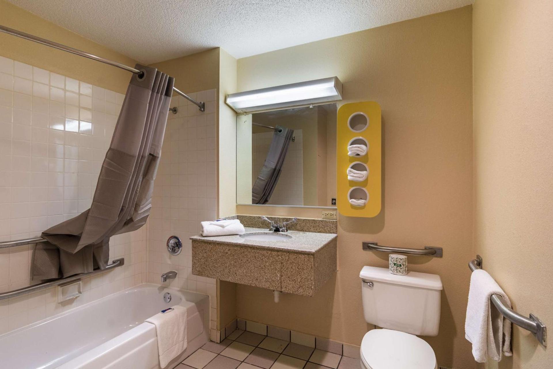 Motel 6-Libertyville, IL photo 25