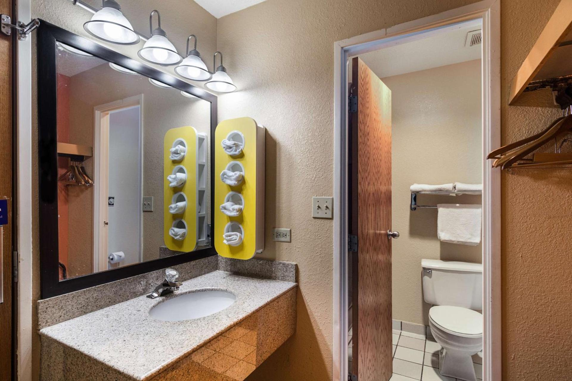 Motel 6-Libertyville, IL photo 23
