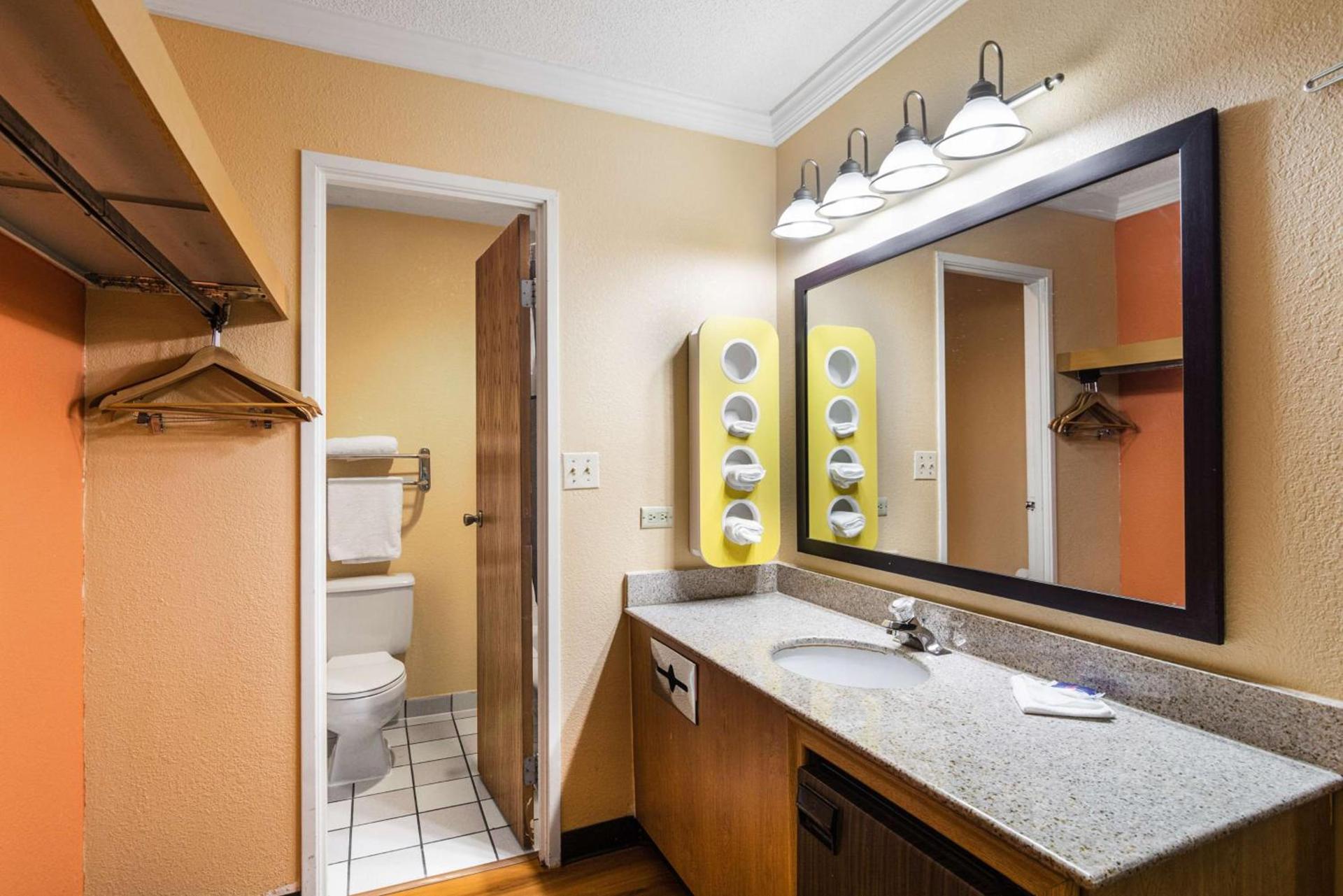 Motel 6-Libertyville, IL photo 24