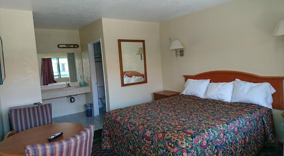 Bristol Motel photo 18
