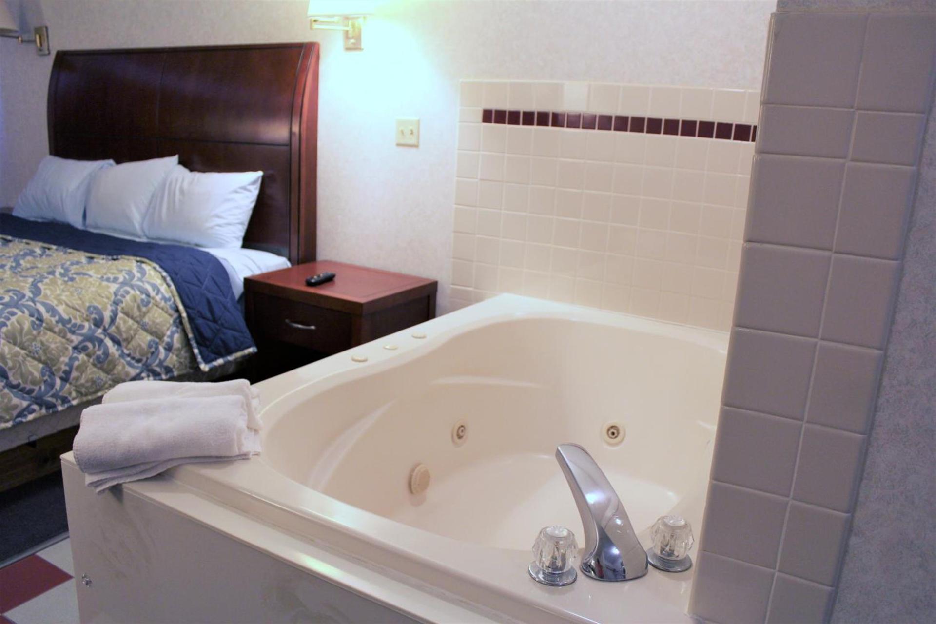 Americas Best Value Inn of Decatur photo 20