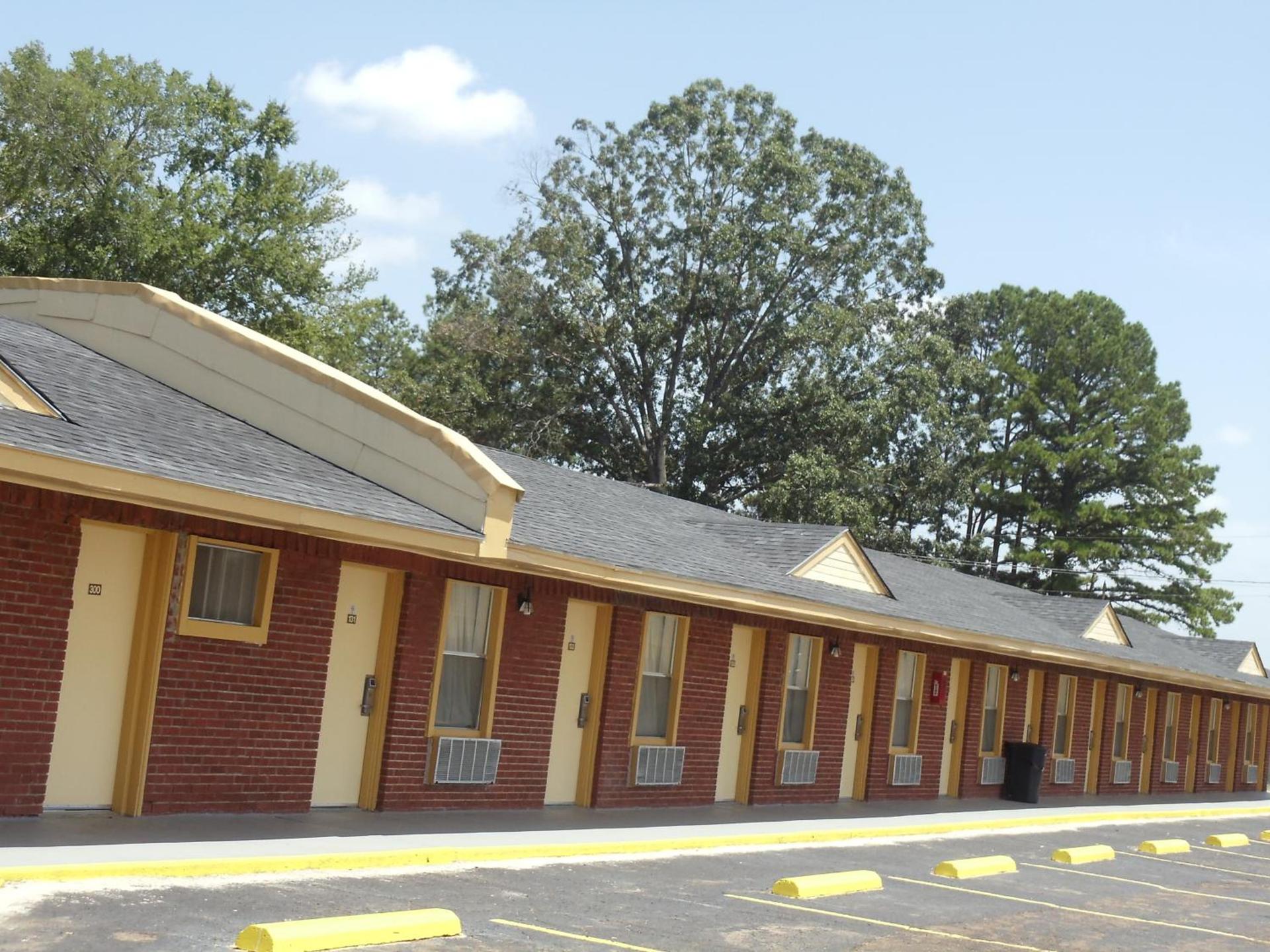 Antlers Budget Inn photo 1