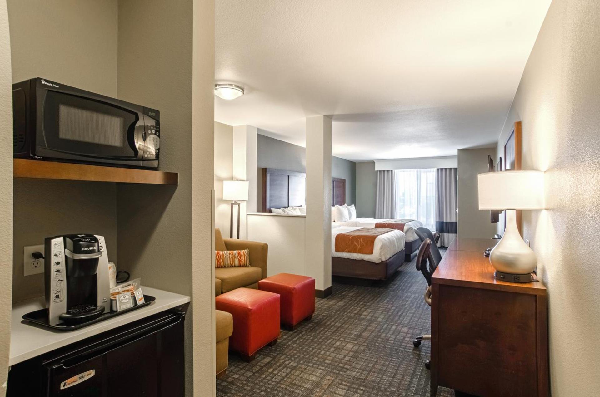 Comfort Suites Loveland photo 57