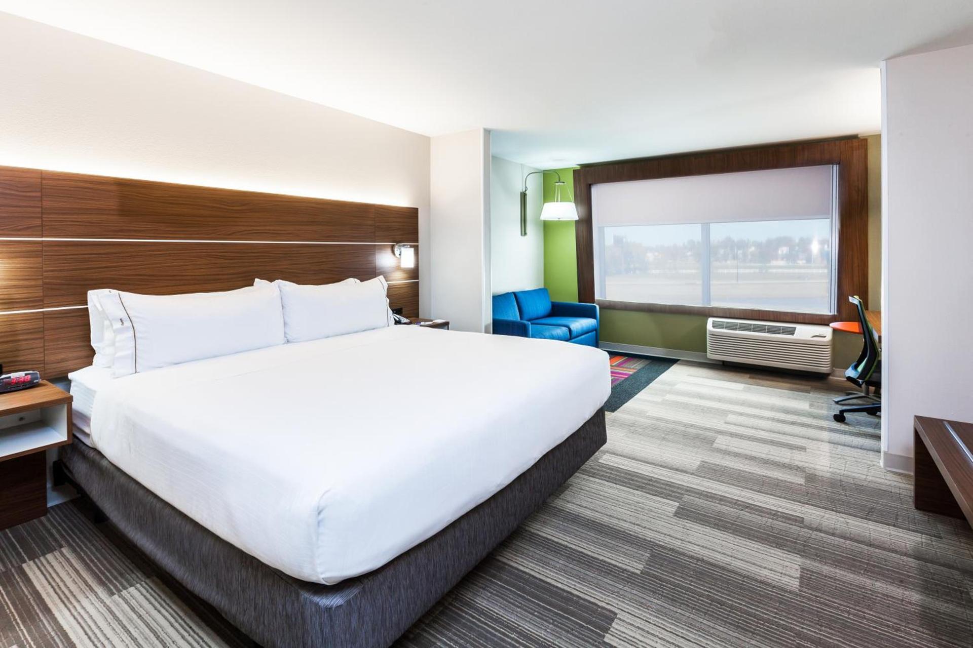 Holiday Inn Express & Suites Tulsa West - Sand Springs by IHG photo 3