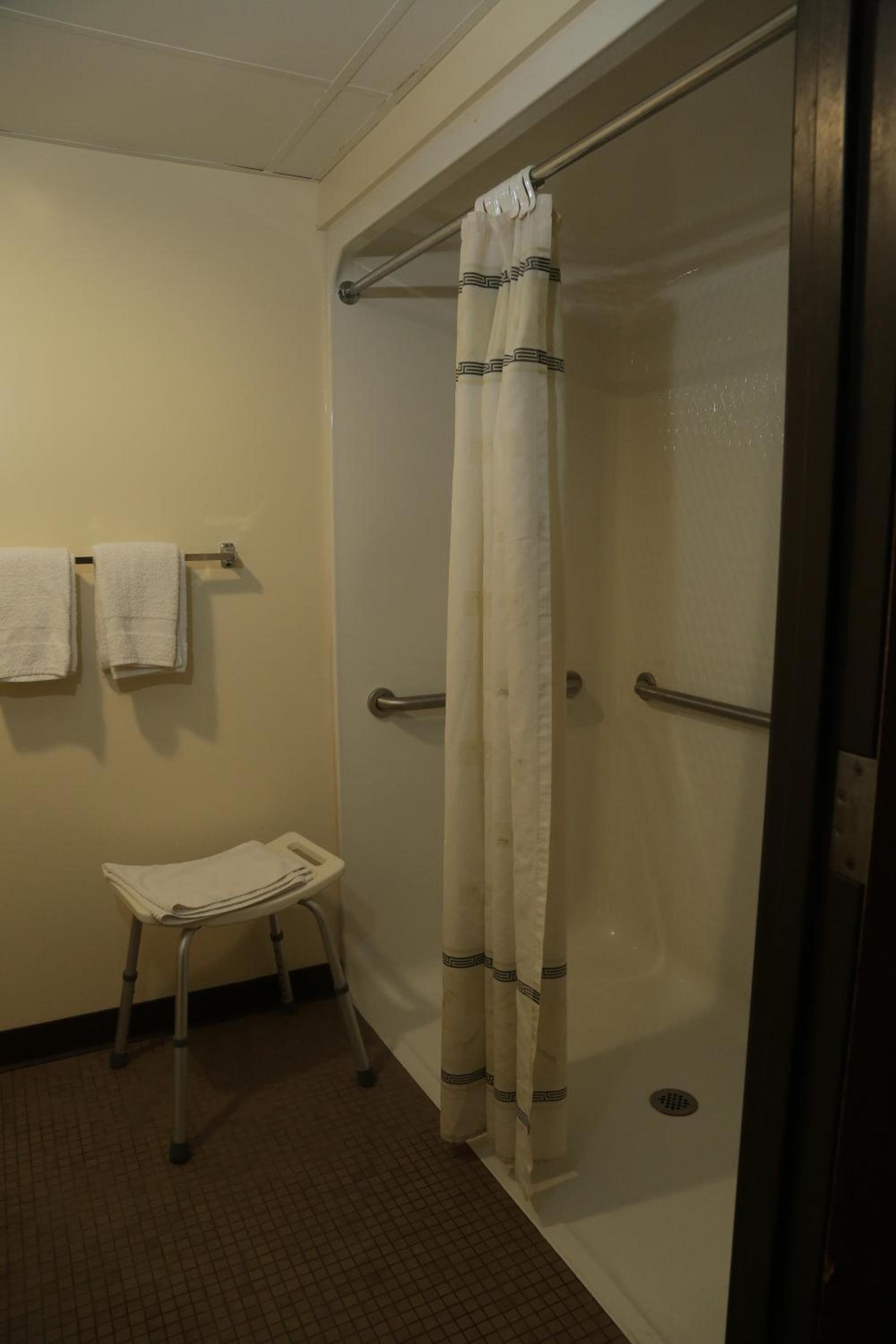 Theroff's Motel photo 37