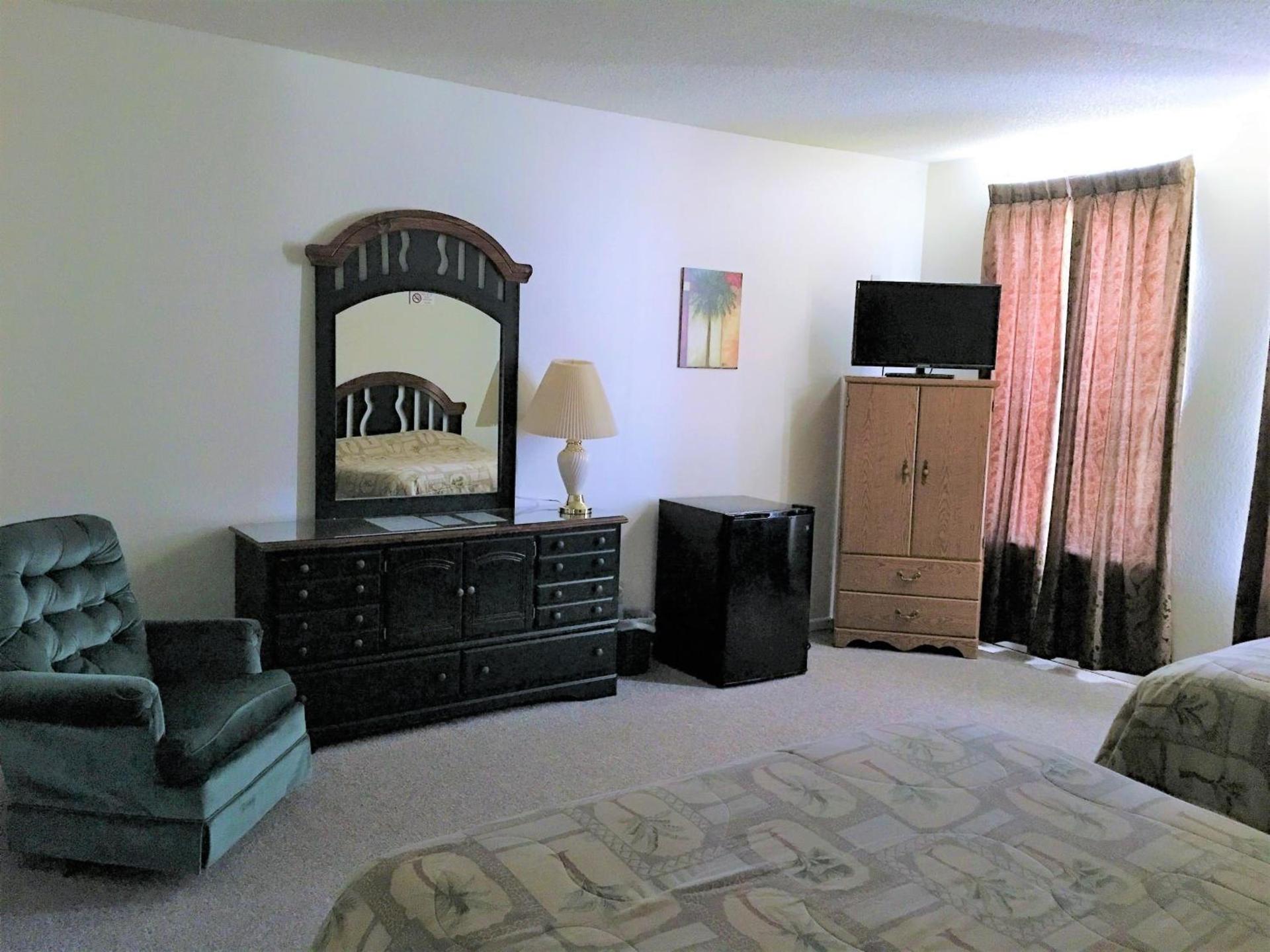 Hunters Lodge Motel photo 33