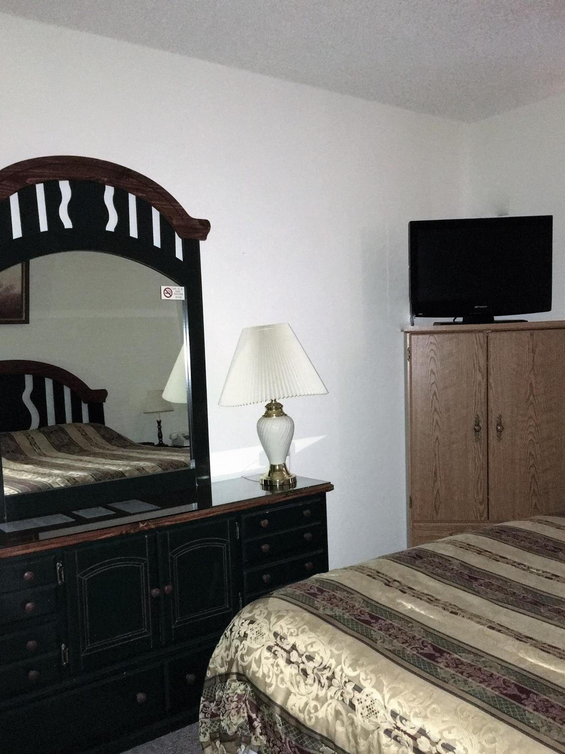 Hunters Lodge Motel photo 12