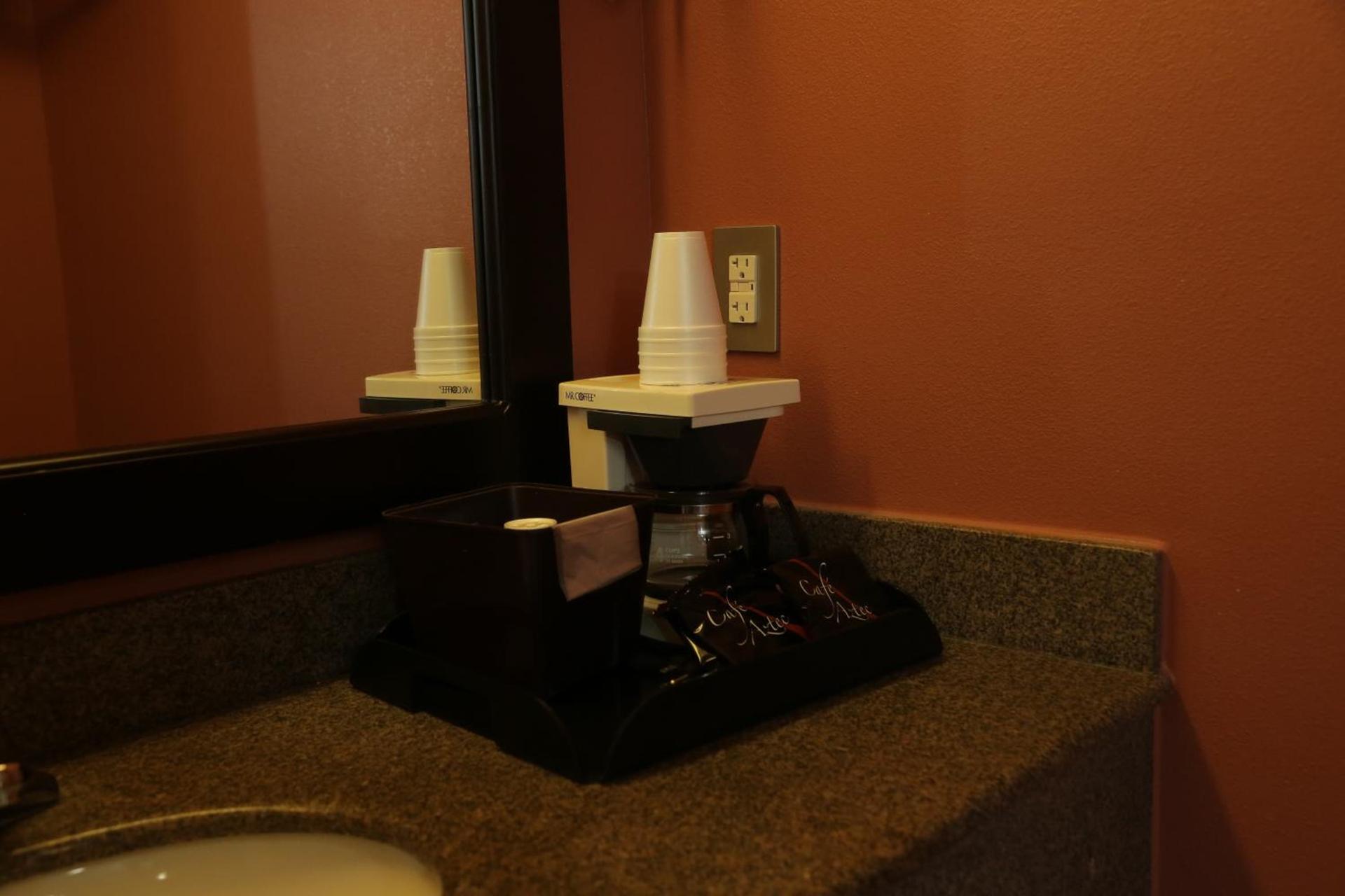 Theroff's Motel photo 24