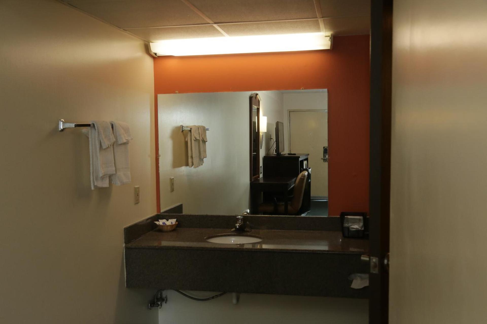 Theroff's Motel photo 20
