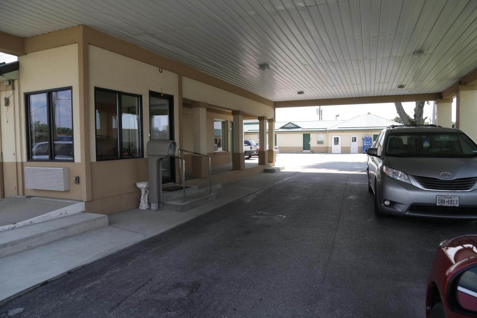 Theroff's Motel photo 4