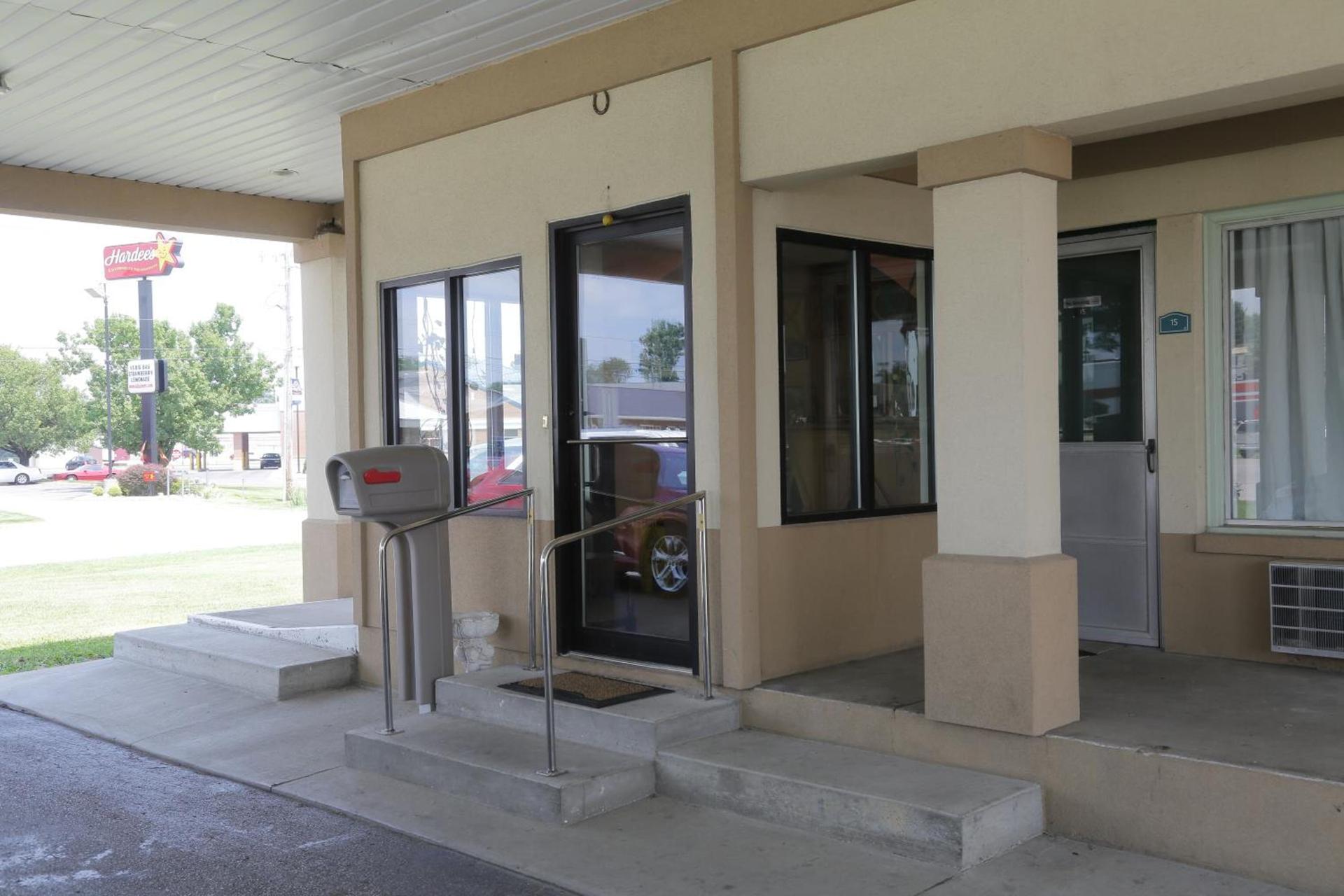 Theroff's Motel photo 5