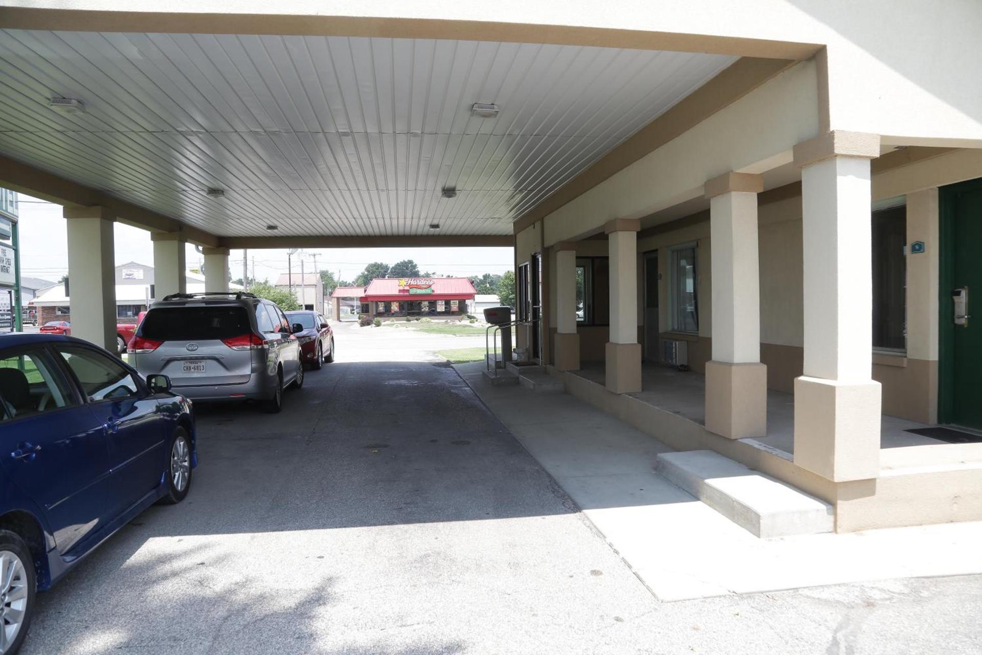 Theroff's Motel photo 6