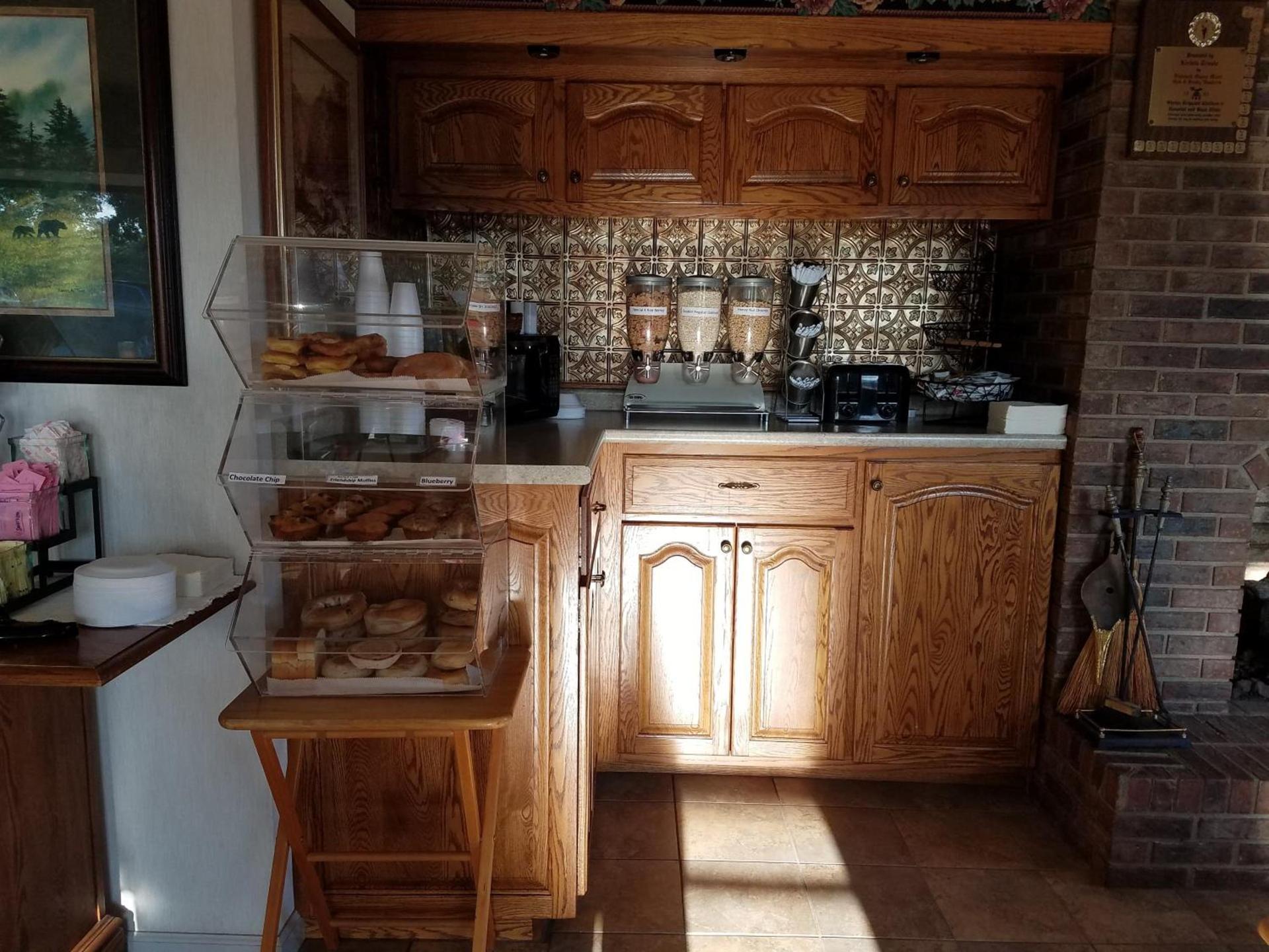 Highland Manor Inn photo 19