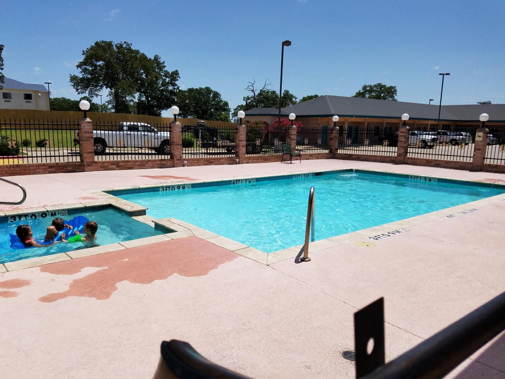 Quality One Motel photo 20