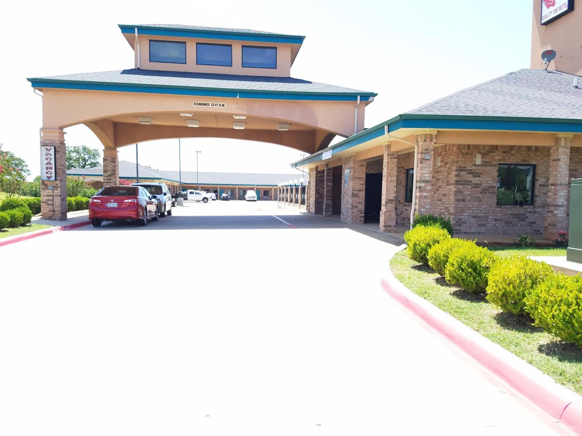 Quality One Motel photo 8