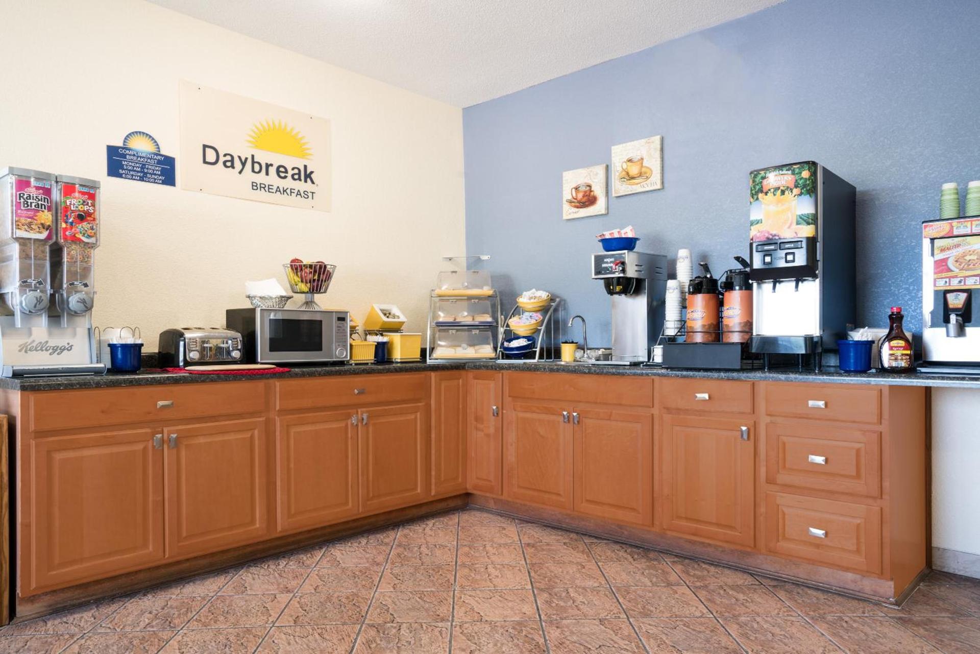 Days Inn by Wyndham Mankato photo 32
