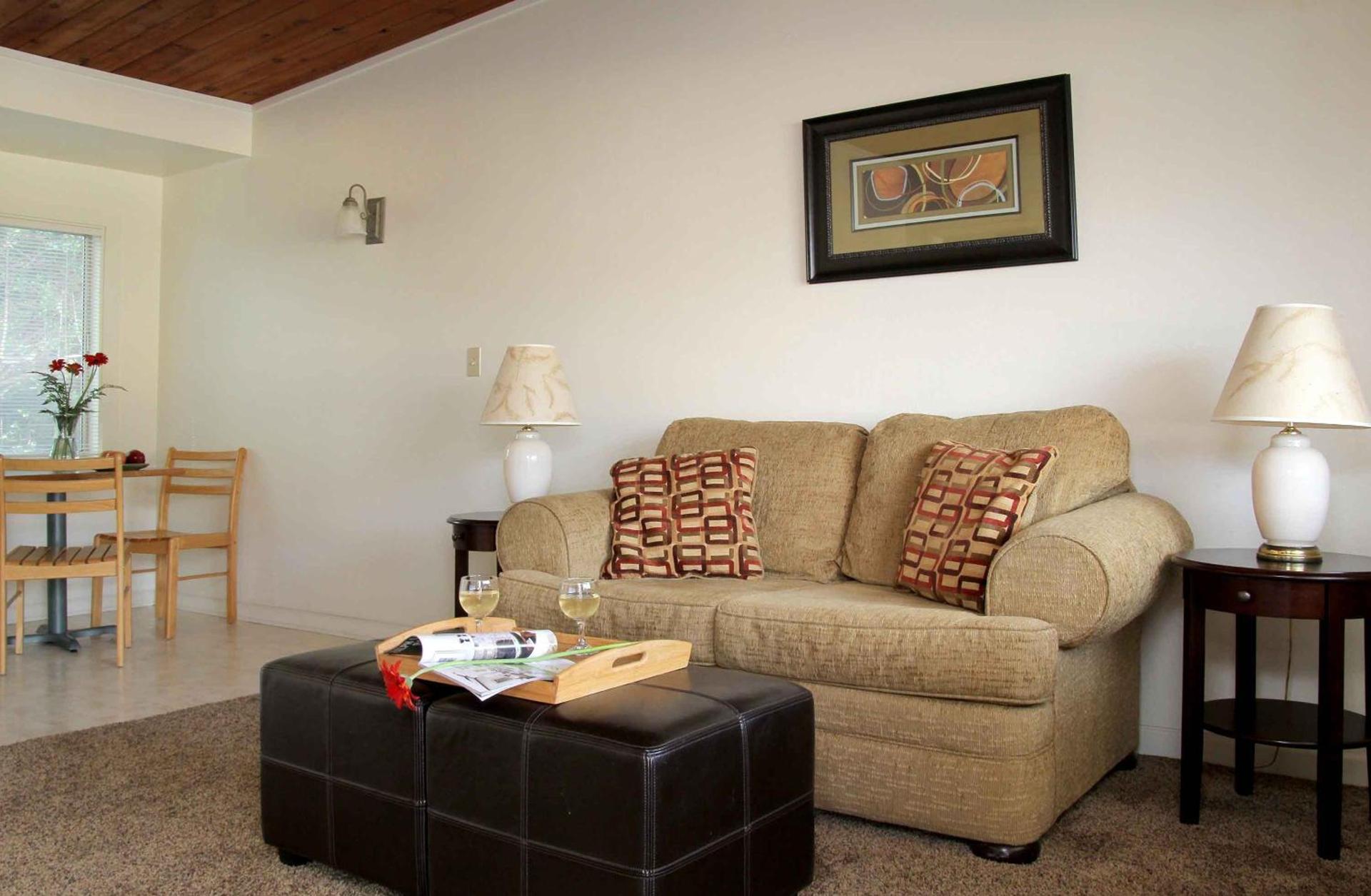 Redwood Suites photo 9