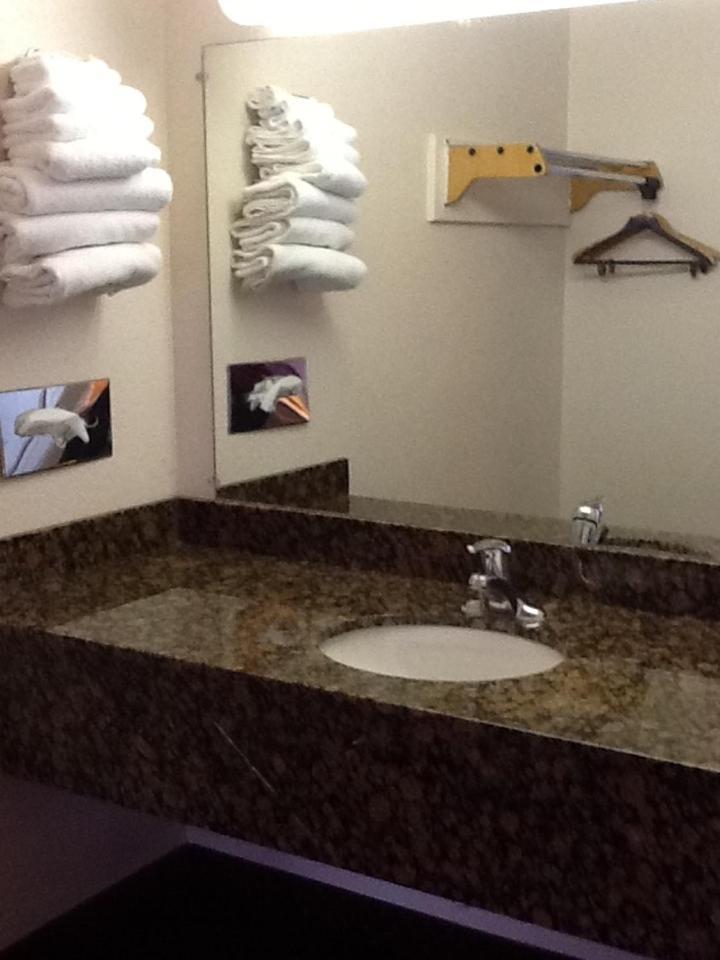 Travel Inn & Suite photo 18