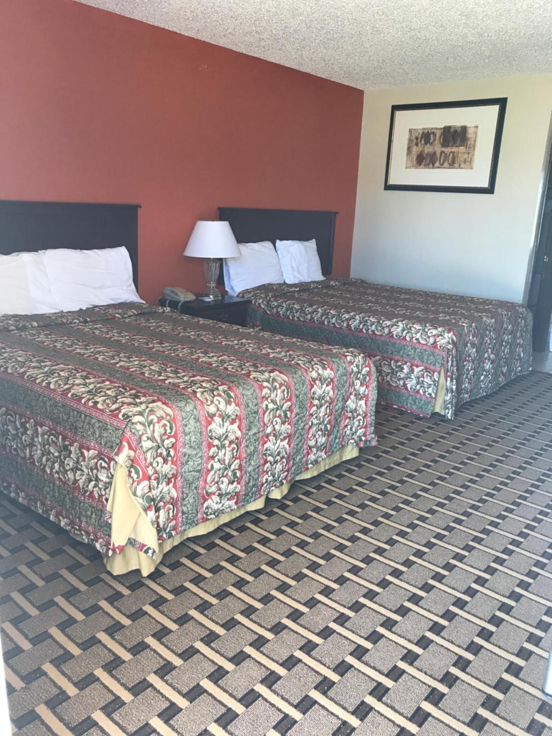 Relax Inn Henryetta photo 3