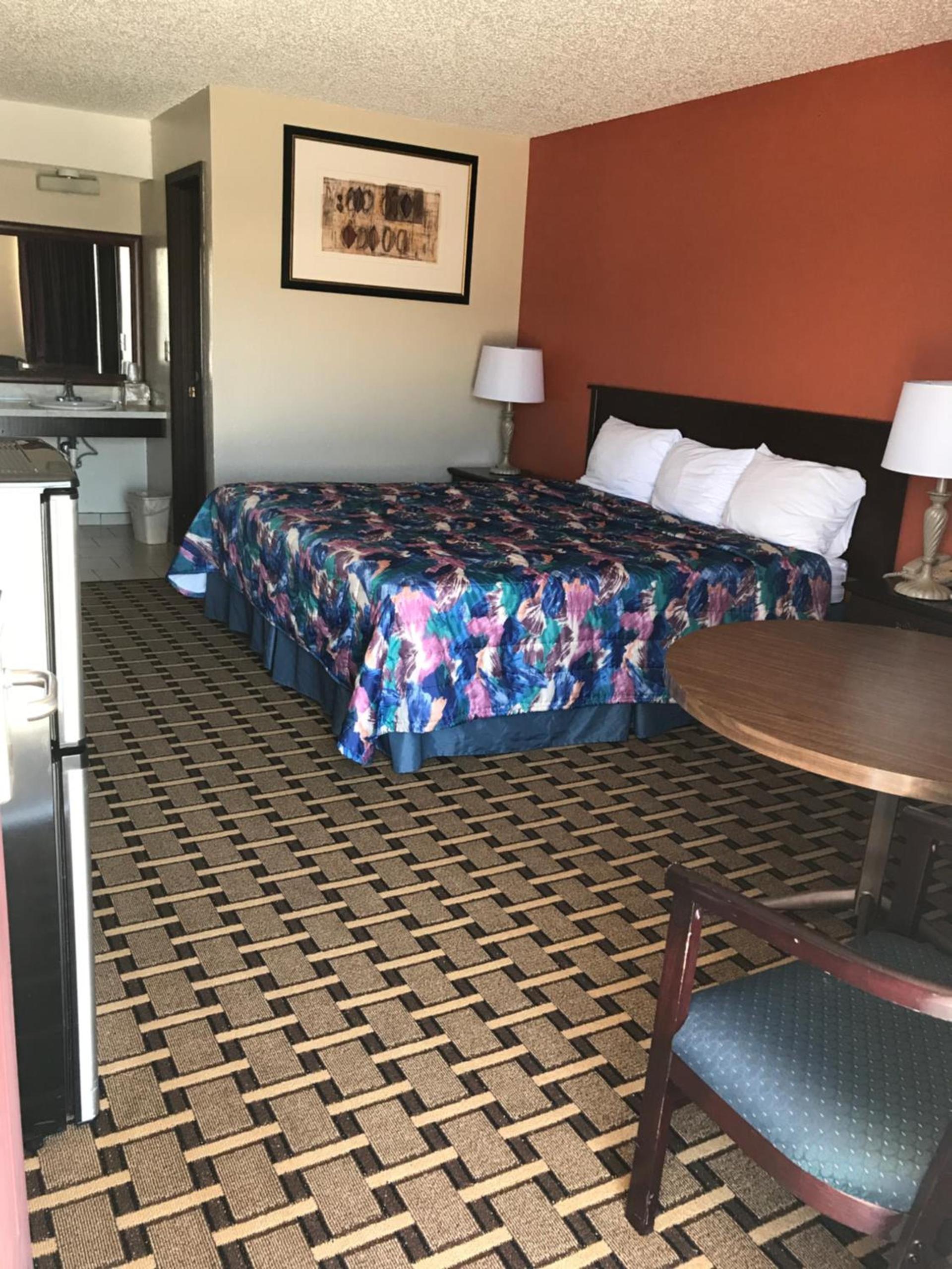 Relax Inn Henryetta photo 18
